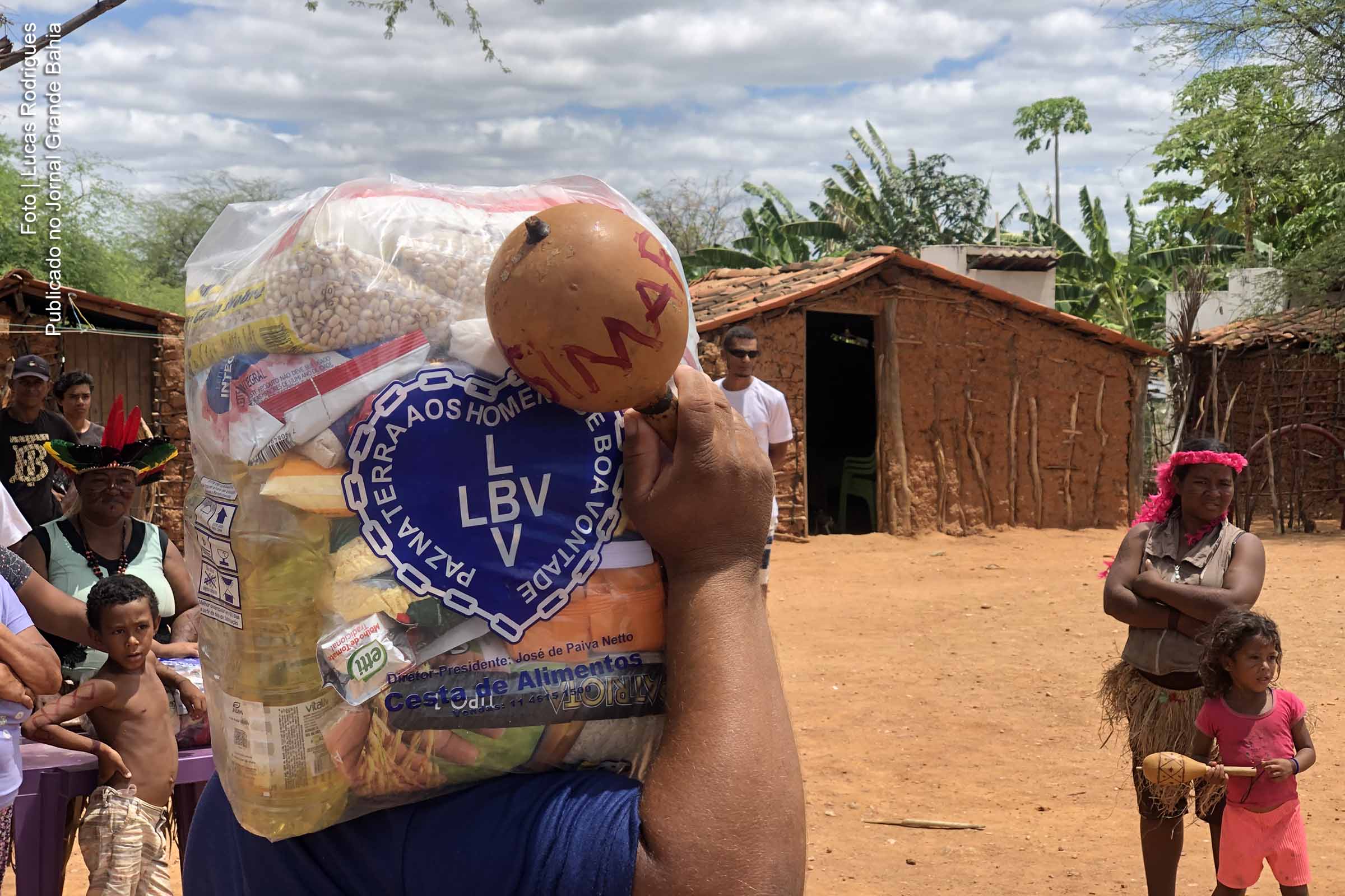 Caravana percorre 11 municípios na Bahia, levando esperança e auxílio a famílias em situação de vulnerabilidade.