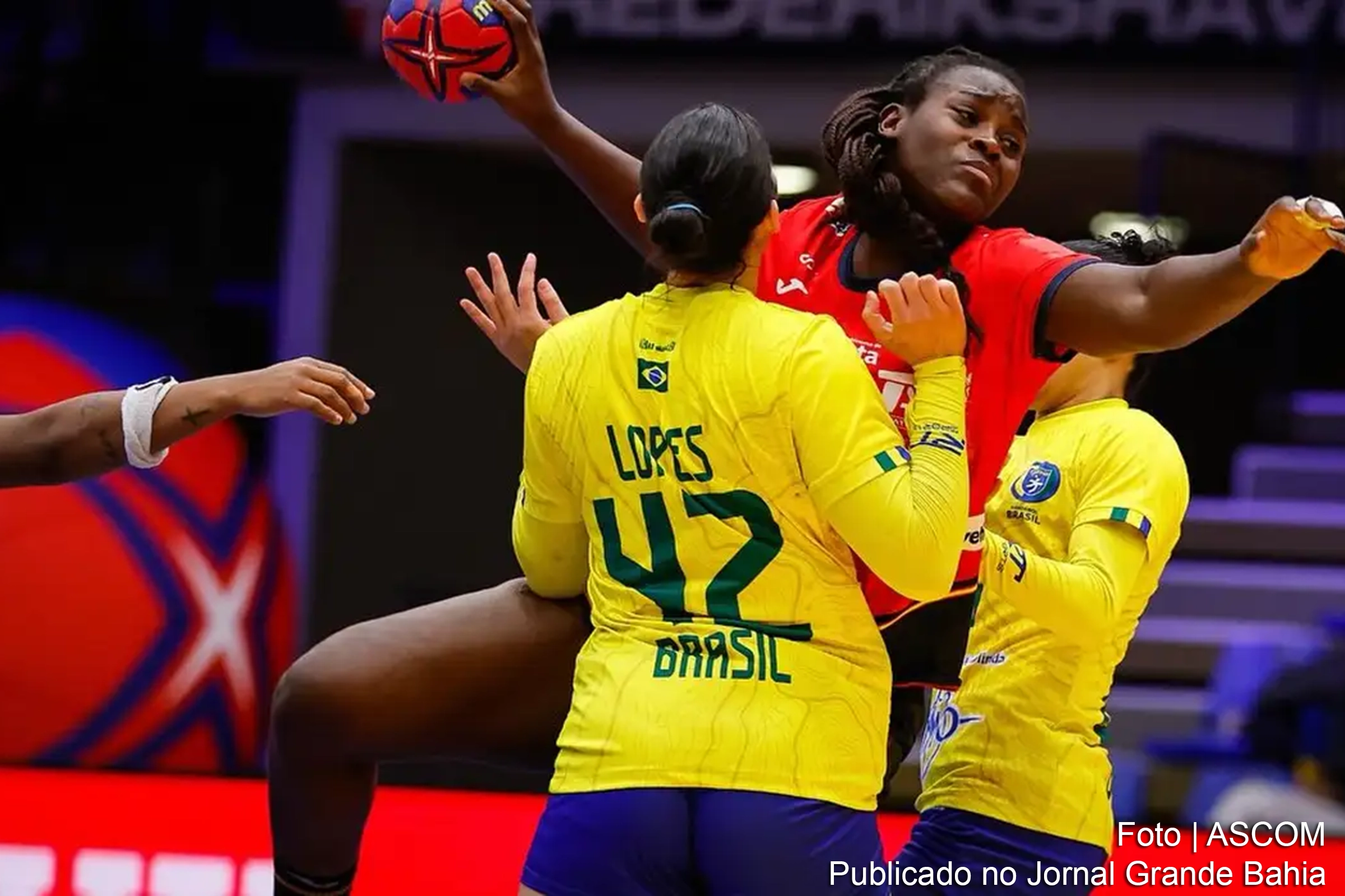 Mesmo com a primeira derrota no torneio, a atuação destacada da armadora Ana Paula impulsiona o Brasil para o Main Round do Mundial de Handebol.