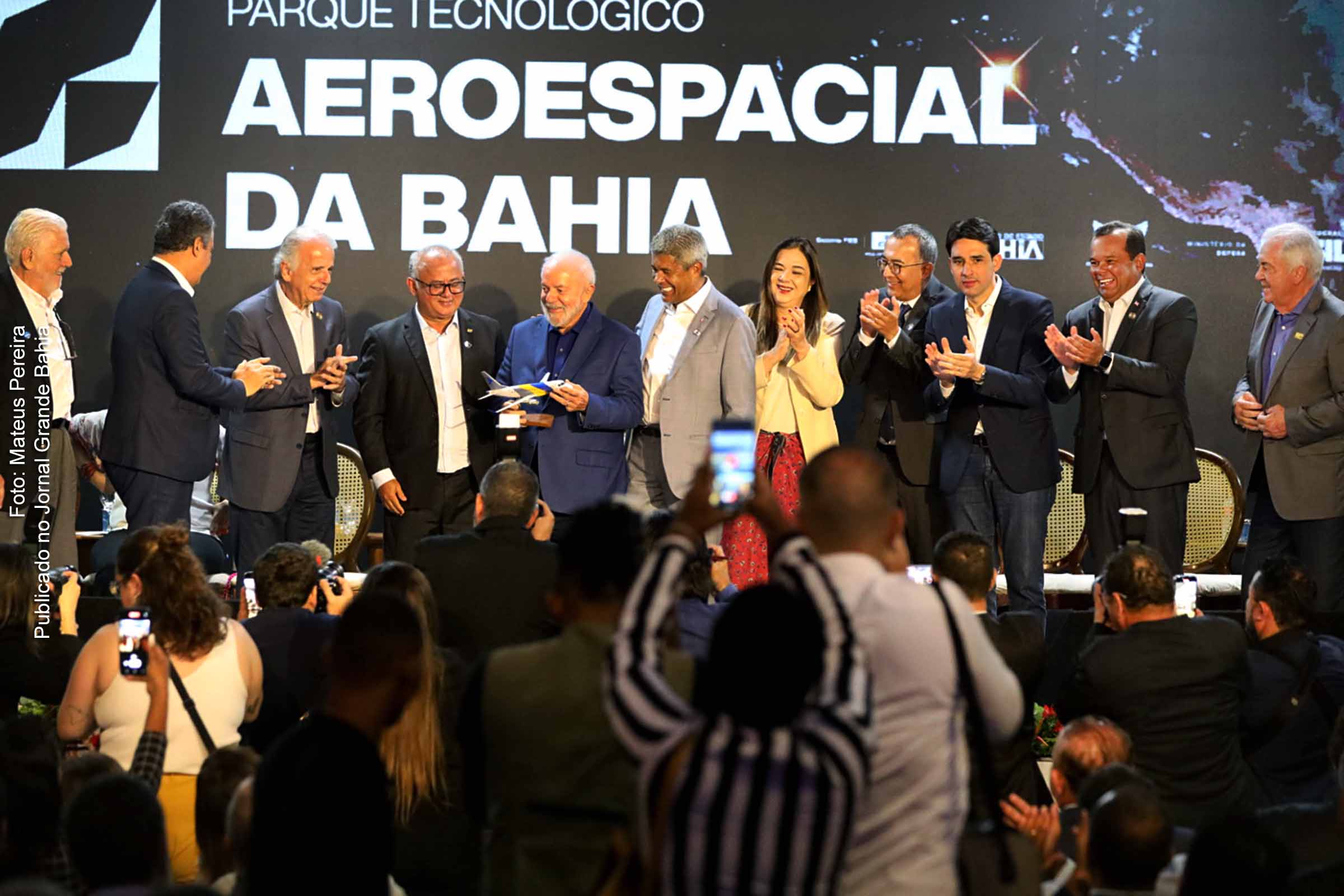 Assinatura do acordo para implantação do Parque Tecnológico Aeroespacial da Bahia. O evento ocorreu na sede do Senai-Cimatec, em Salvador.