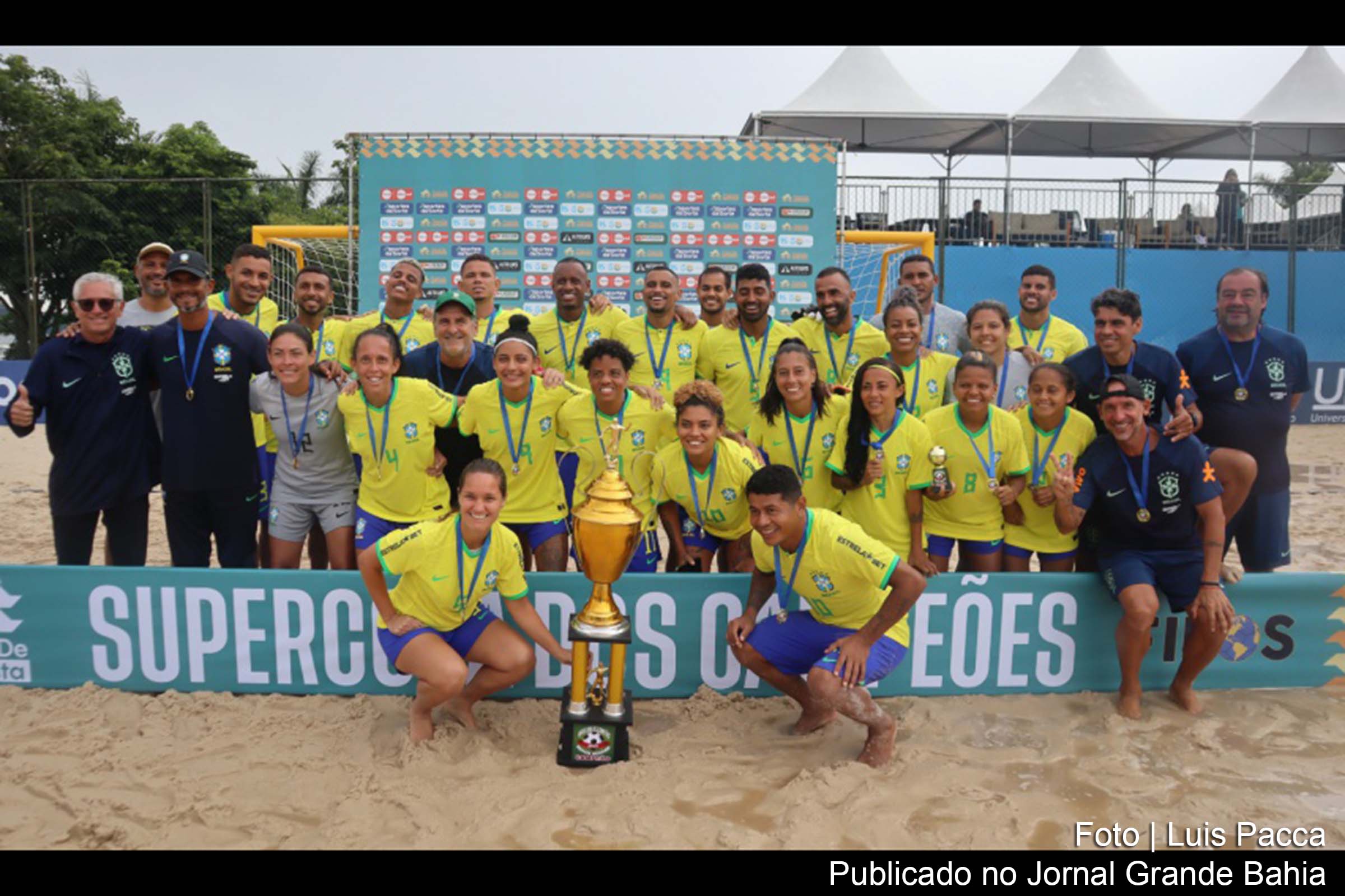 A Seleção Brasileira, com destaque para os times masculino e feminino, brilha e conquista o Desafio Internacional de Beach Soccer no Parque Praia do Sol, em Guarapiranga (SP).