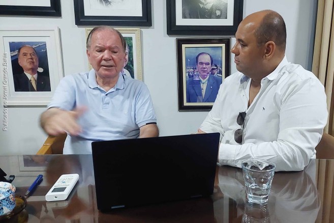 Deputado João Leão e jornalista Carlos Augusto dialogam sobre eleições 2024 em três das principais cidades da Bahia.
