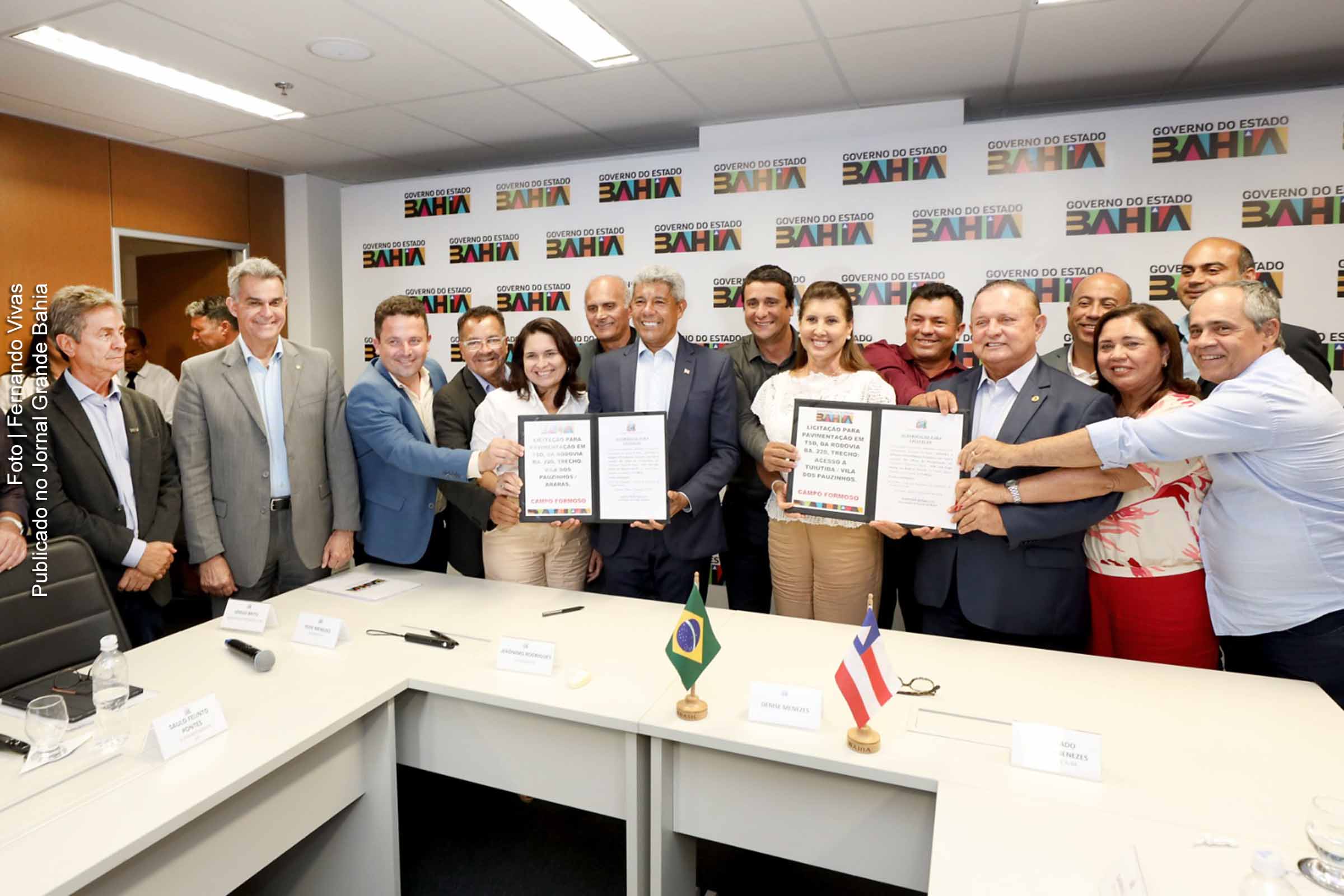 Governador Jerônimo Rodrigues firma compromisso de quase R$ 52 milhões para pavimentação de 45 km de estradas em Campo Formoso, beneficiando 72 mil habitantes.