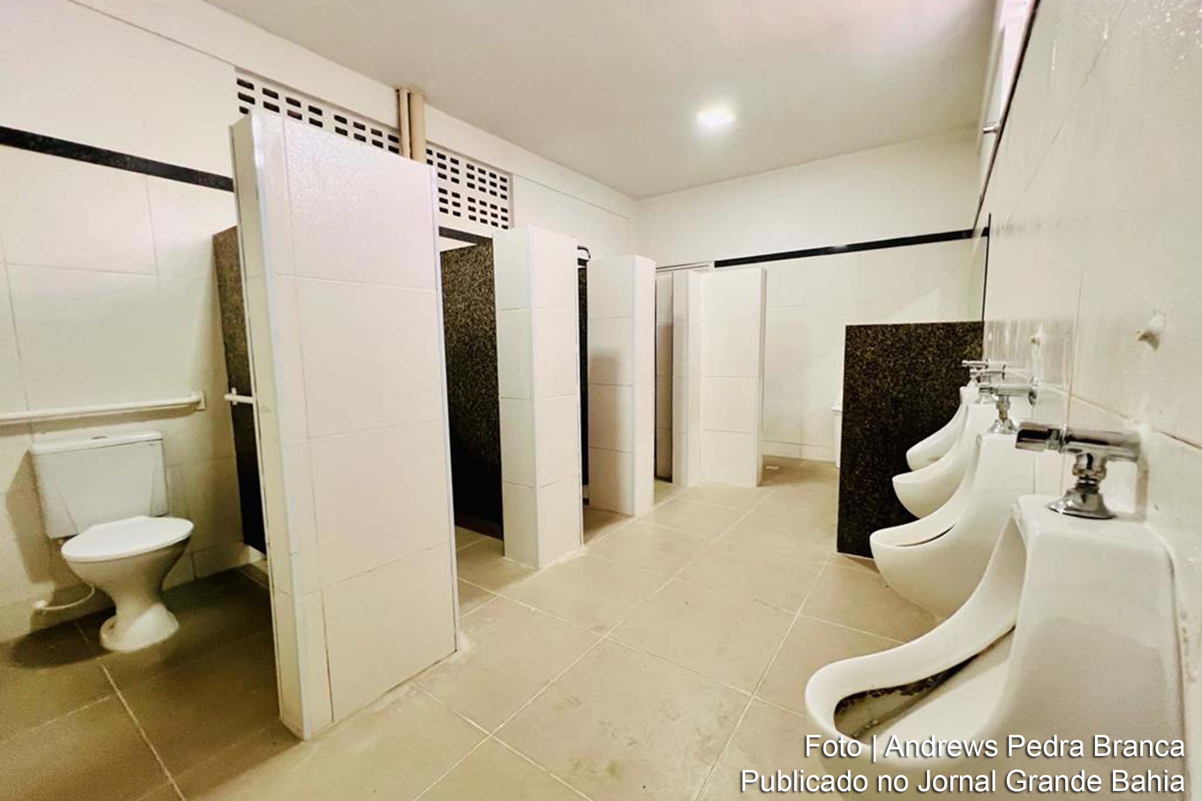 Com torneiras automáticas, iluminação em LED e acessibilidade, novo sanitário masculino do Terminal Central é entregue à população, seguindo o cronograma de melhorias da Prefeitura.