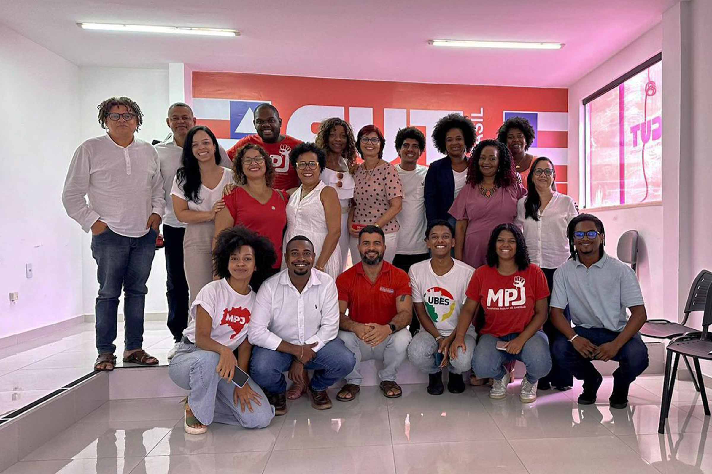 PT Bahia e Movimentos Sociais agendam participação de ato em defesa da democracia no auditório da Alba