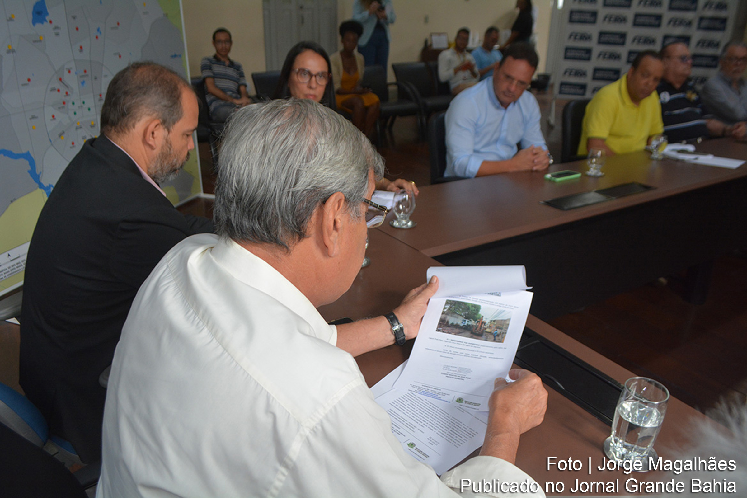 Prefeito Colbert Martins lidera Comitê de Crise para planejar recuperação pós-chuvas em Feira de Santana