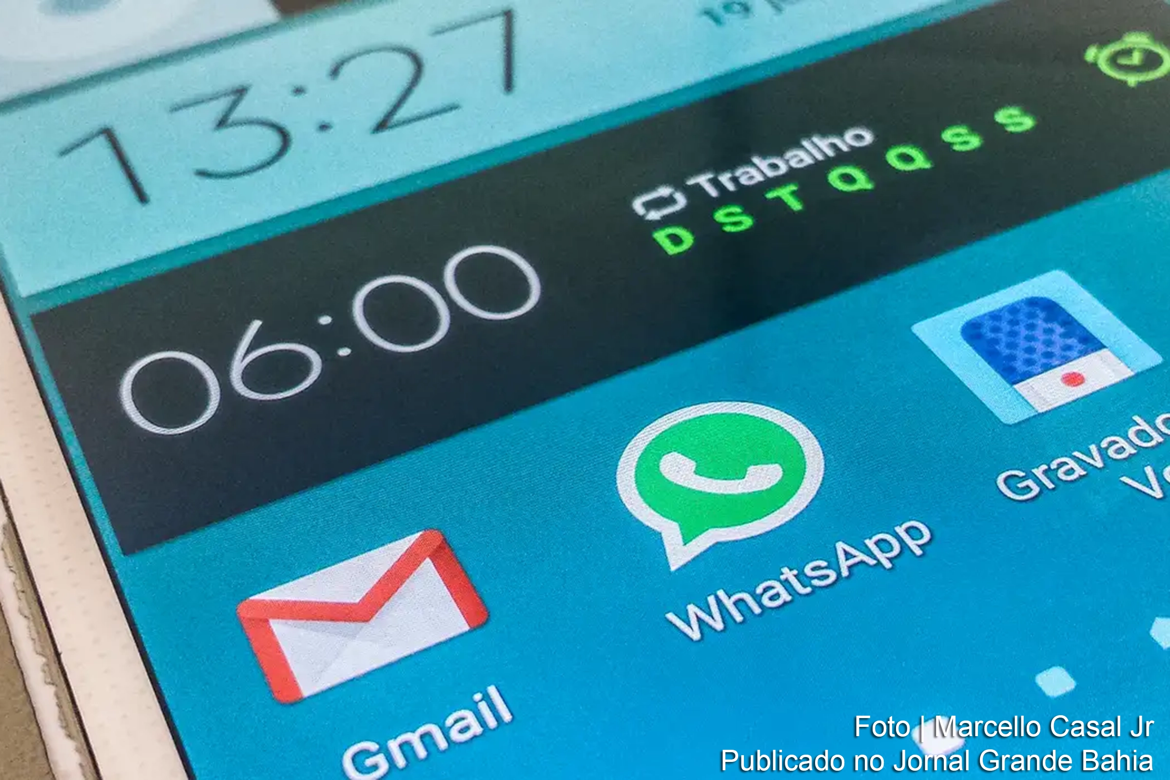 A falta de rastreamento nessas redes favorece a impunidade, enquanto algoritmos exploram emoções para aumentar o engajamento.