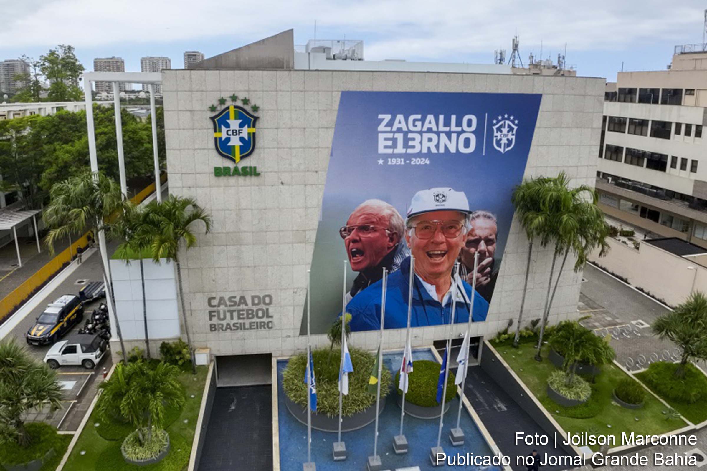 Considerado o único tetracampeão mundial da história do futebol, Zagallo é reverenciado durante o FIFA The Best após seu falecimento em janeiro.