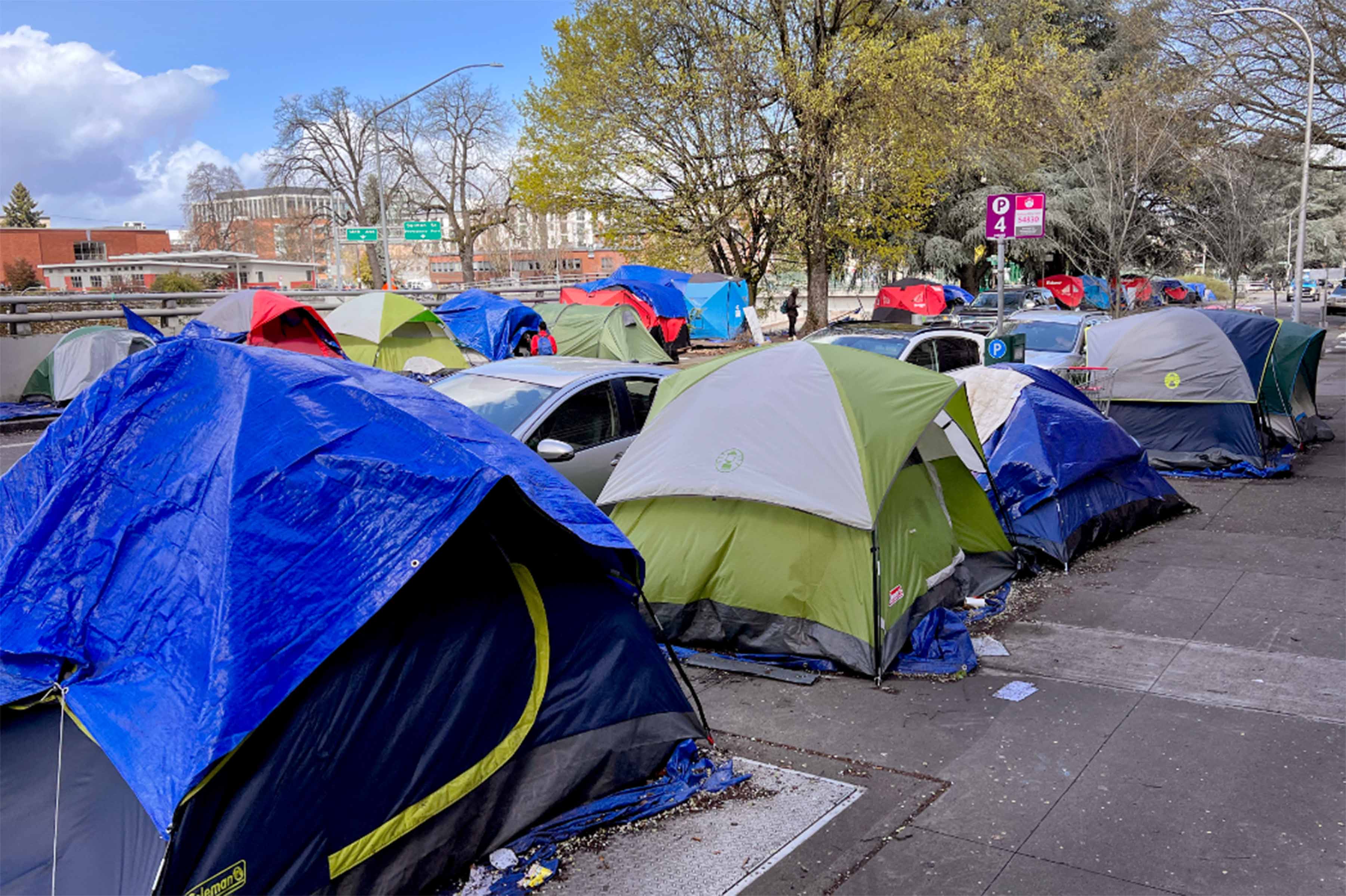 Conflito judicial nos Estados Unidos sobre ocupação de moradores de rua será julgado pela Suprema Corte