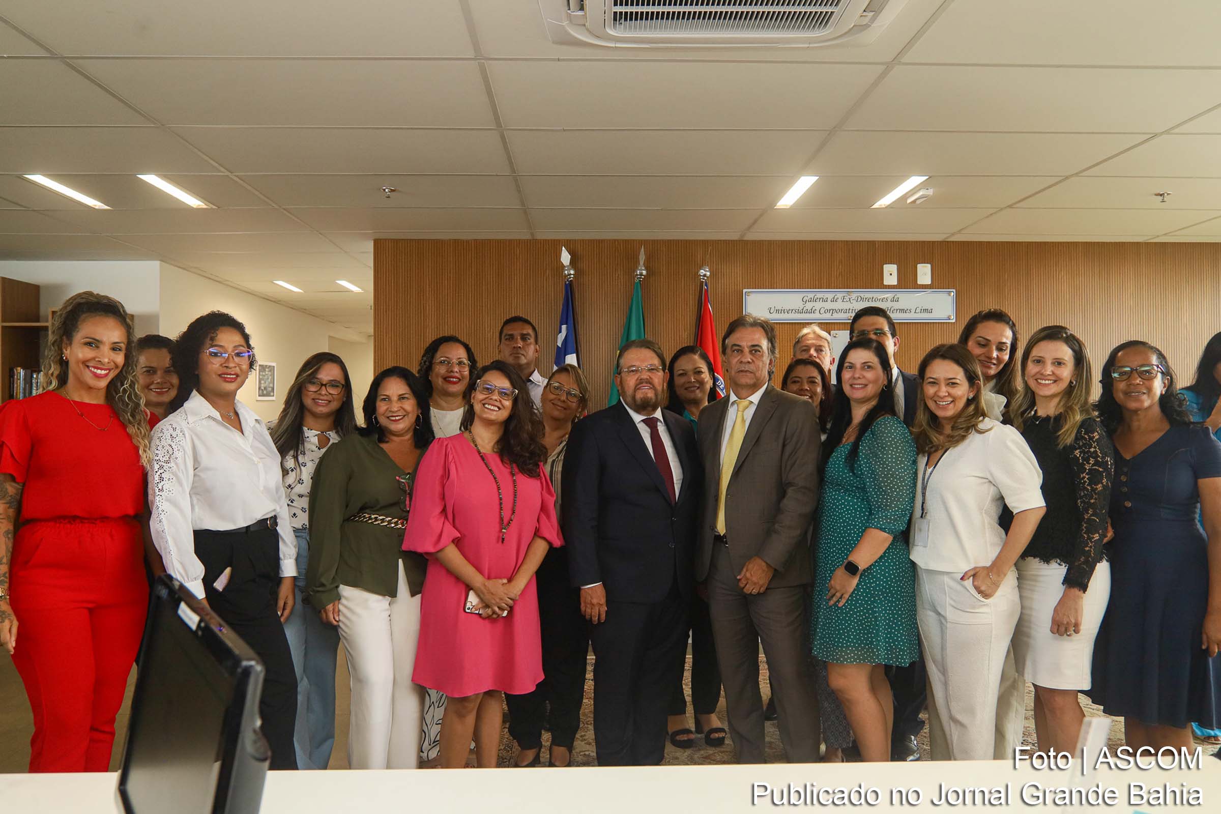 Desembargadores Jatahy Júnior e Geder Gomes assumem direção da Unicorp, sucedendo Desembargador Mário Albiani Júnior.