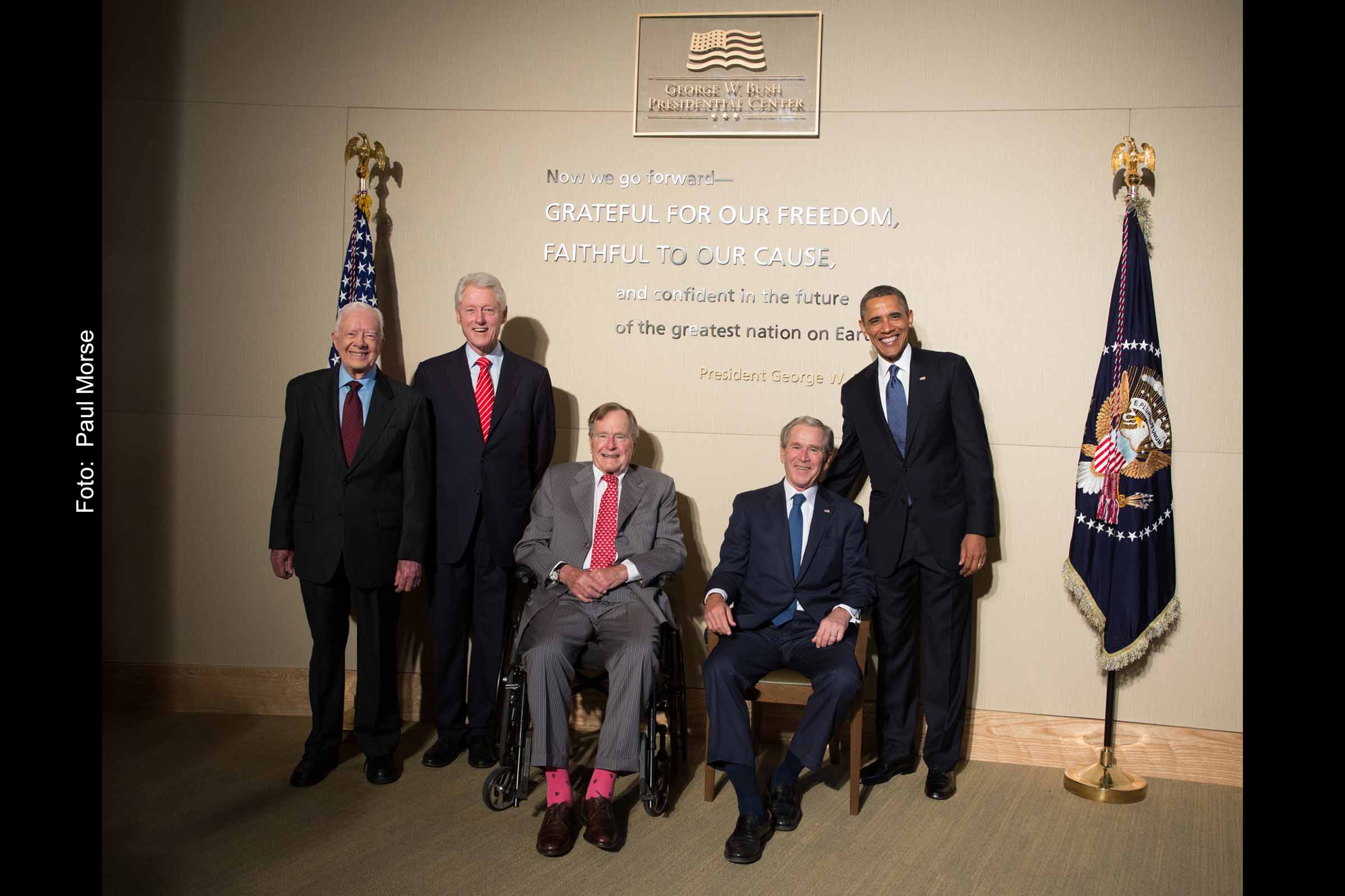 Ex-presidentes dos EUA reunidos no George W. Bush Presidential Center em 25 de abril de 2013.