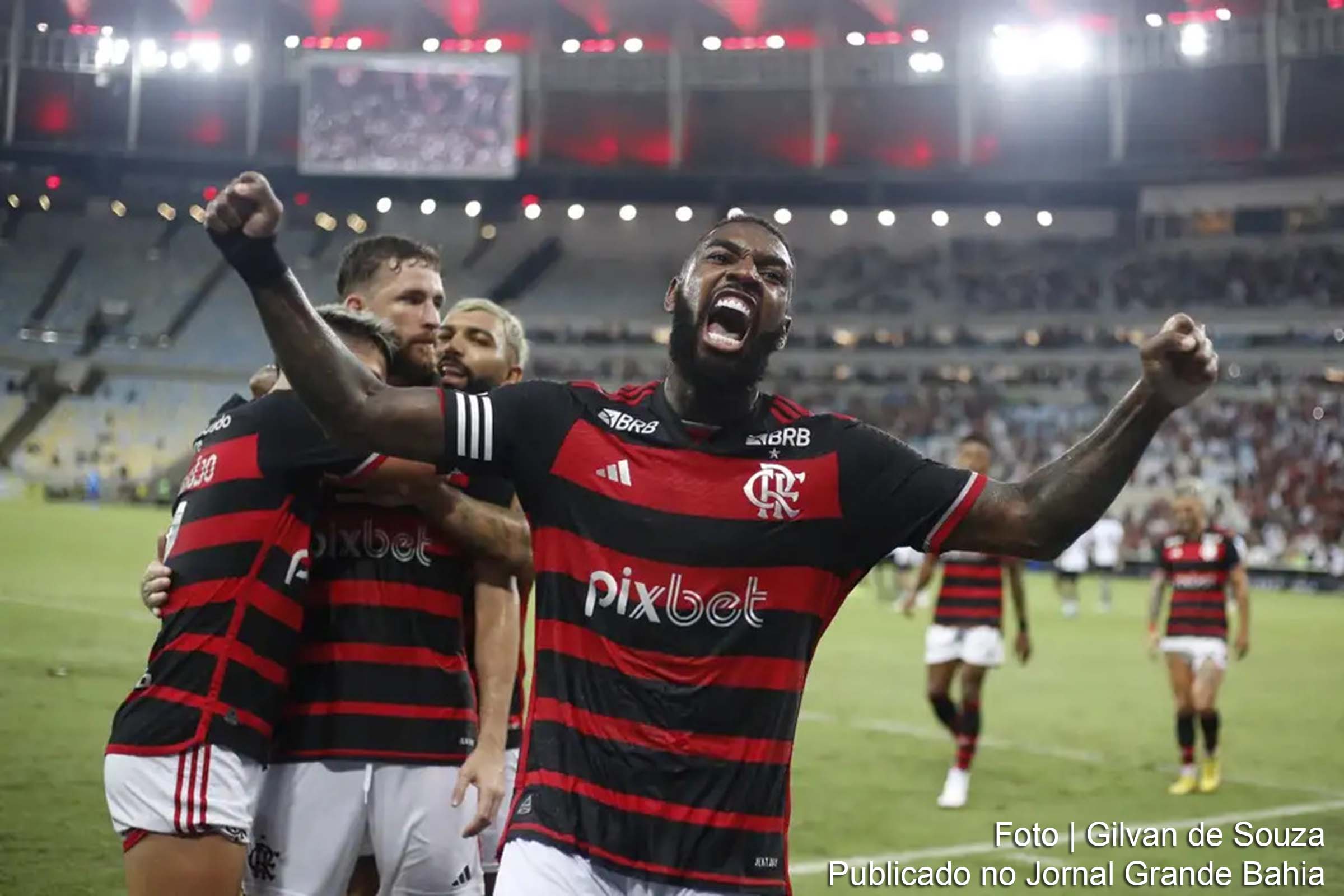 Gol de Léo Pereira nos acréscimos garante vitória do Flamengo sobre o Botafogo e vice-liderança na Taça Guanabara.
