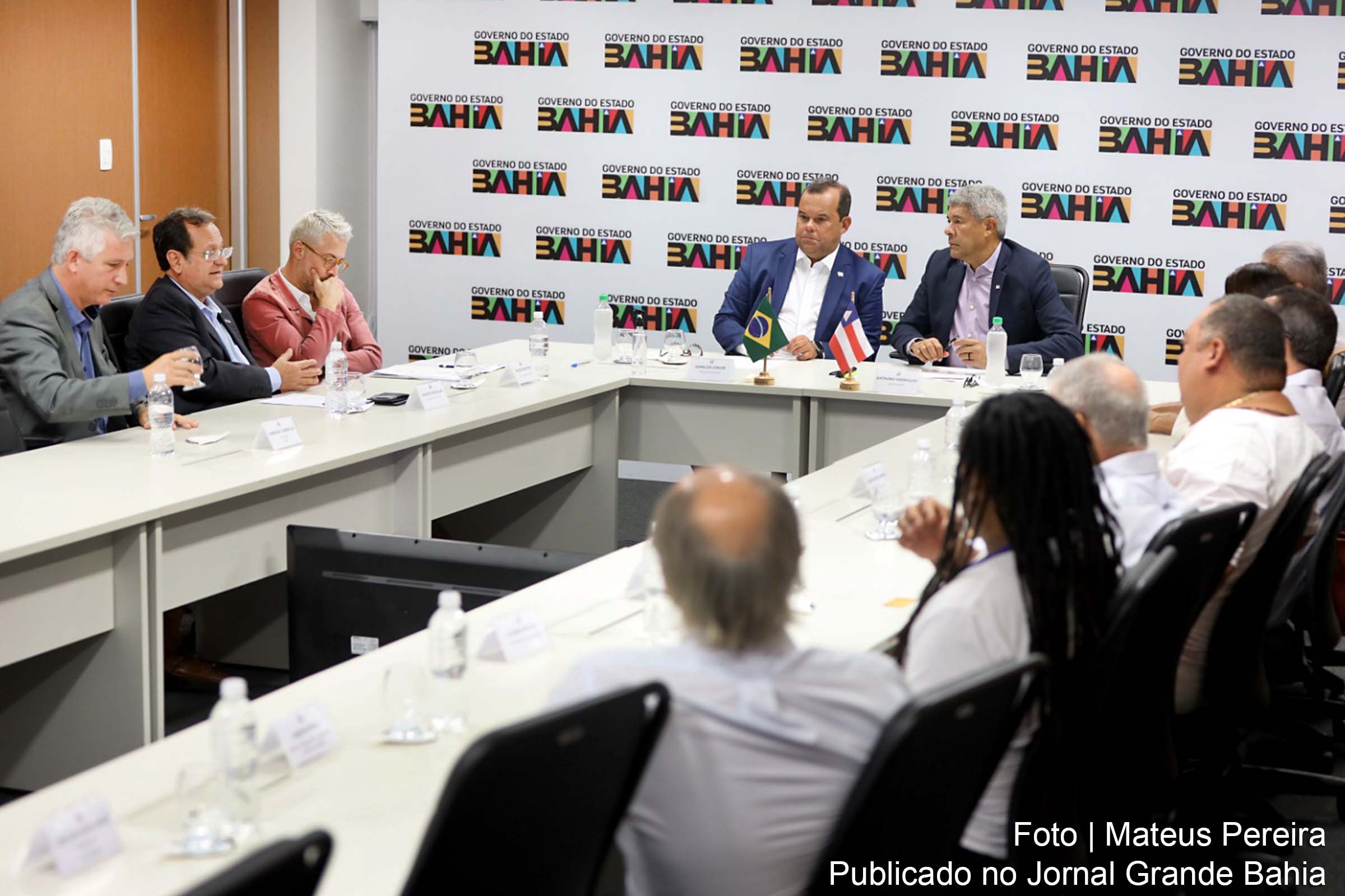 Governador Jerônimo Rodrigues e representantes do trade de carnaval debatem medidas para o aprimoramento da folia.