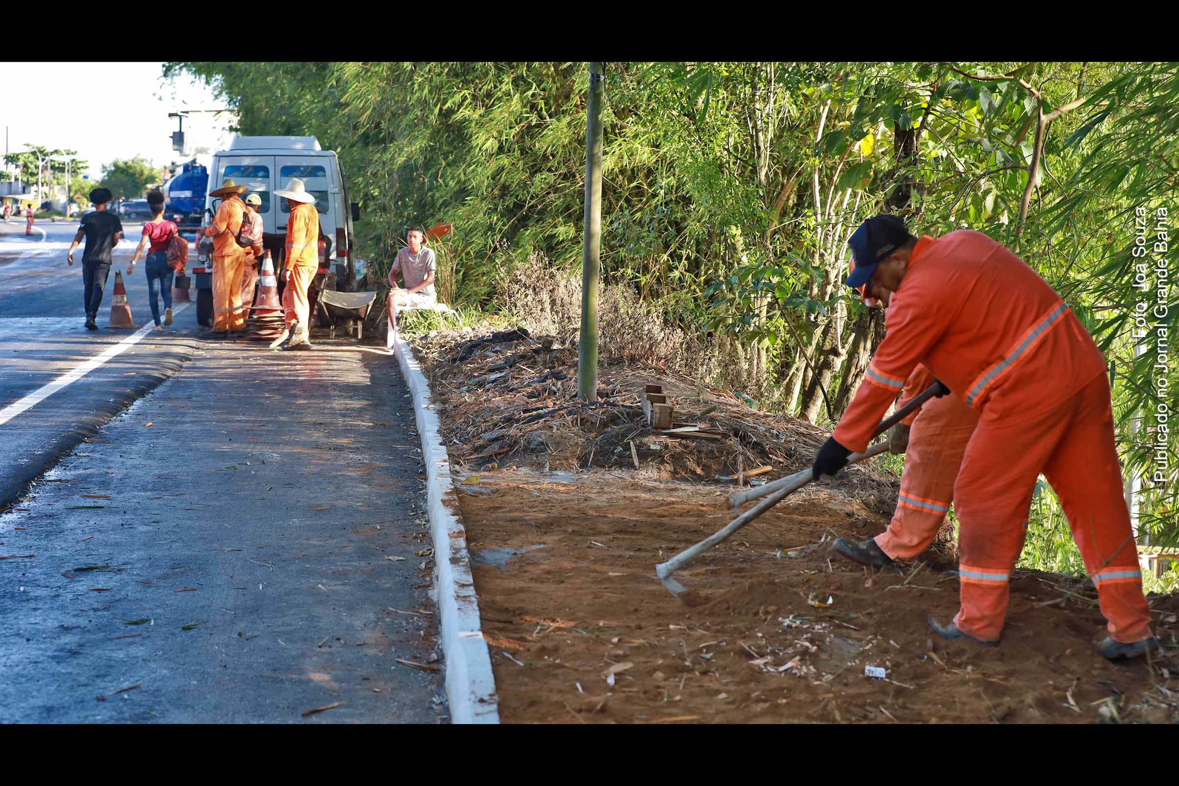 Governo do Estado mobiliza força-tarefa para corrigir danos das chuvas causados em rodovias da Bahia.