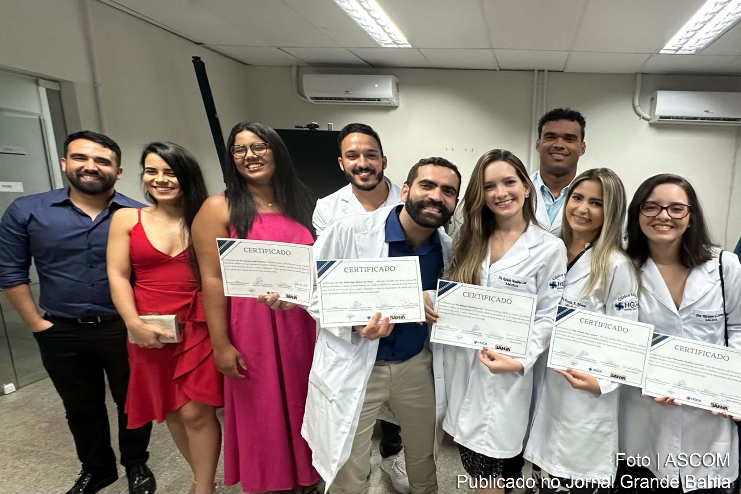 Hospital em Feira de Santana forma seis novos médicos especialistas em Clínica Médica.