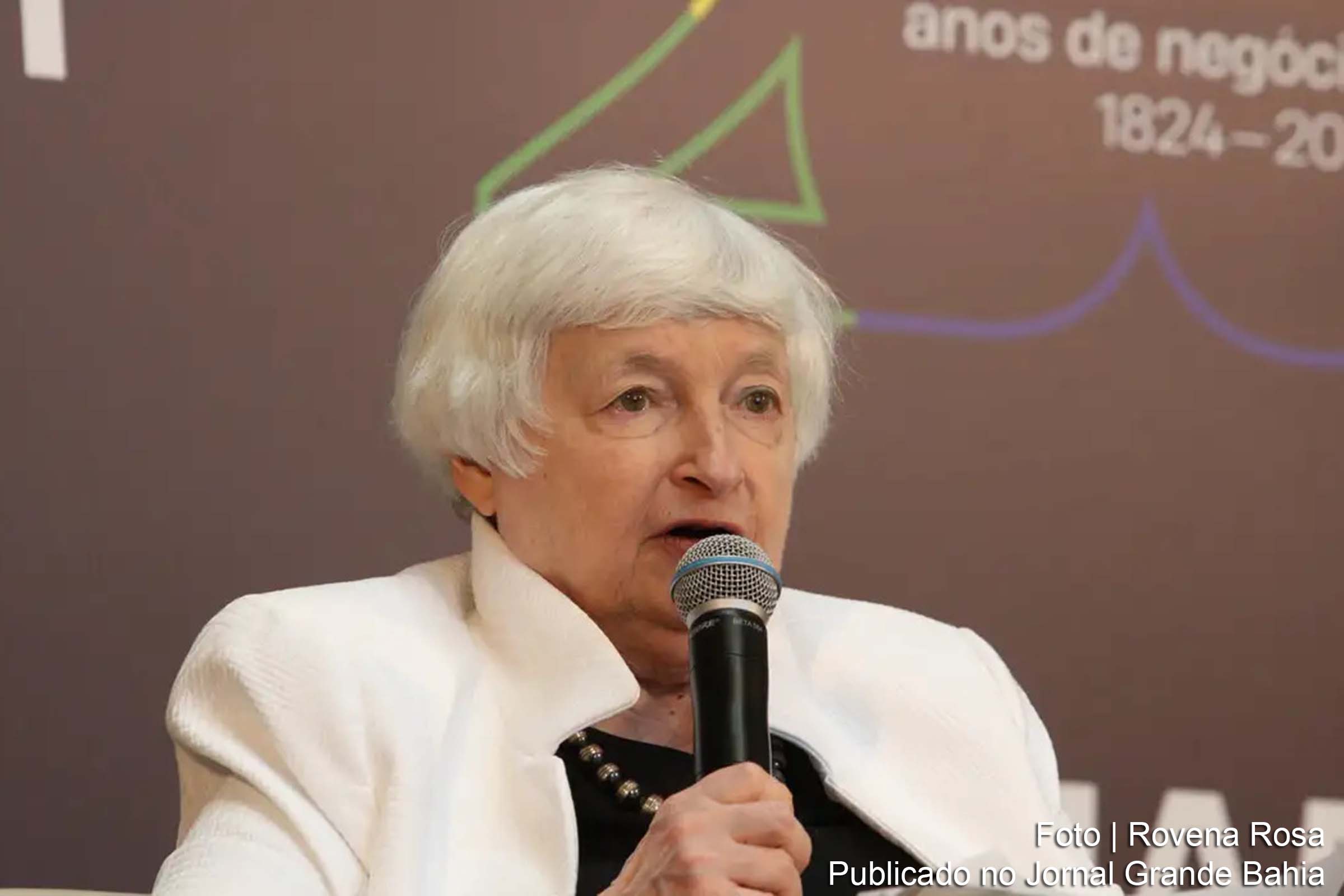 Janet Yellen, secretária do Tesouro dos Estados Unidos, destaca potencial da reforma tributária brasileira para atrair investimentos estrangeiros durante evento em São Paulo.