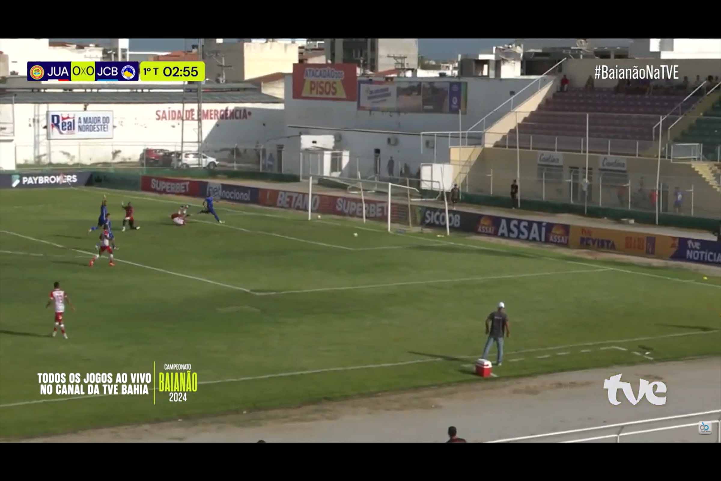 Juazeirense vence Jacobina por 2 a 1 e assume a liderança do Baianão.