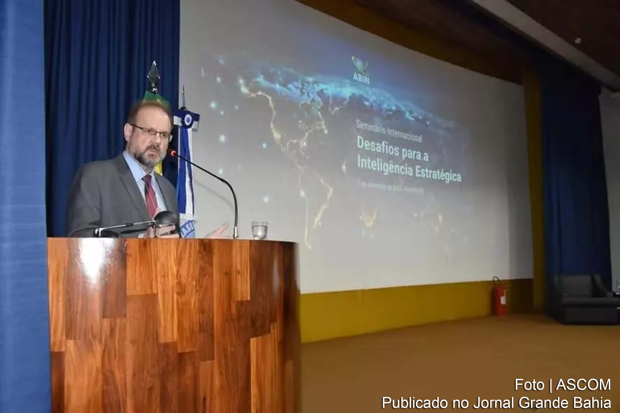 Nomeado novo número dois da Agência Brasileira de Inteligência, Marco Cepik é especialista em segurança internacional e propôs desmilitarização da Abin.