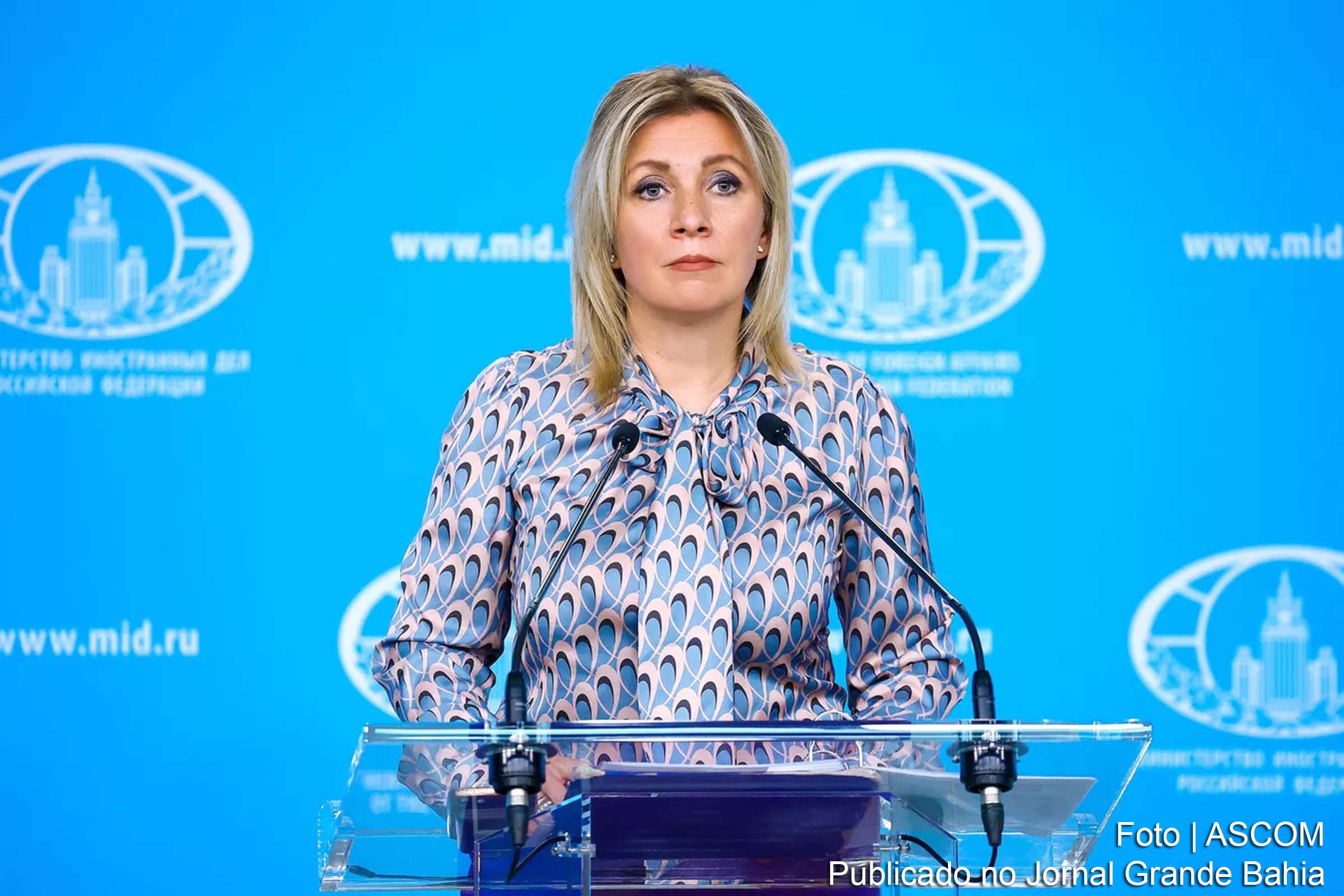 Representante oficial do Ministério das Relações Exteriores da Rússia, Maria Zakharova, critica falta de resposta das autoridades americanas diante das marchas do grupo neonazista Blood Tribe.
