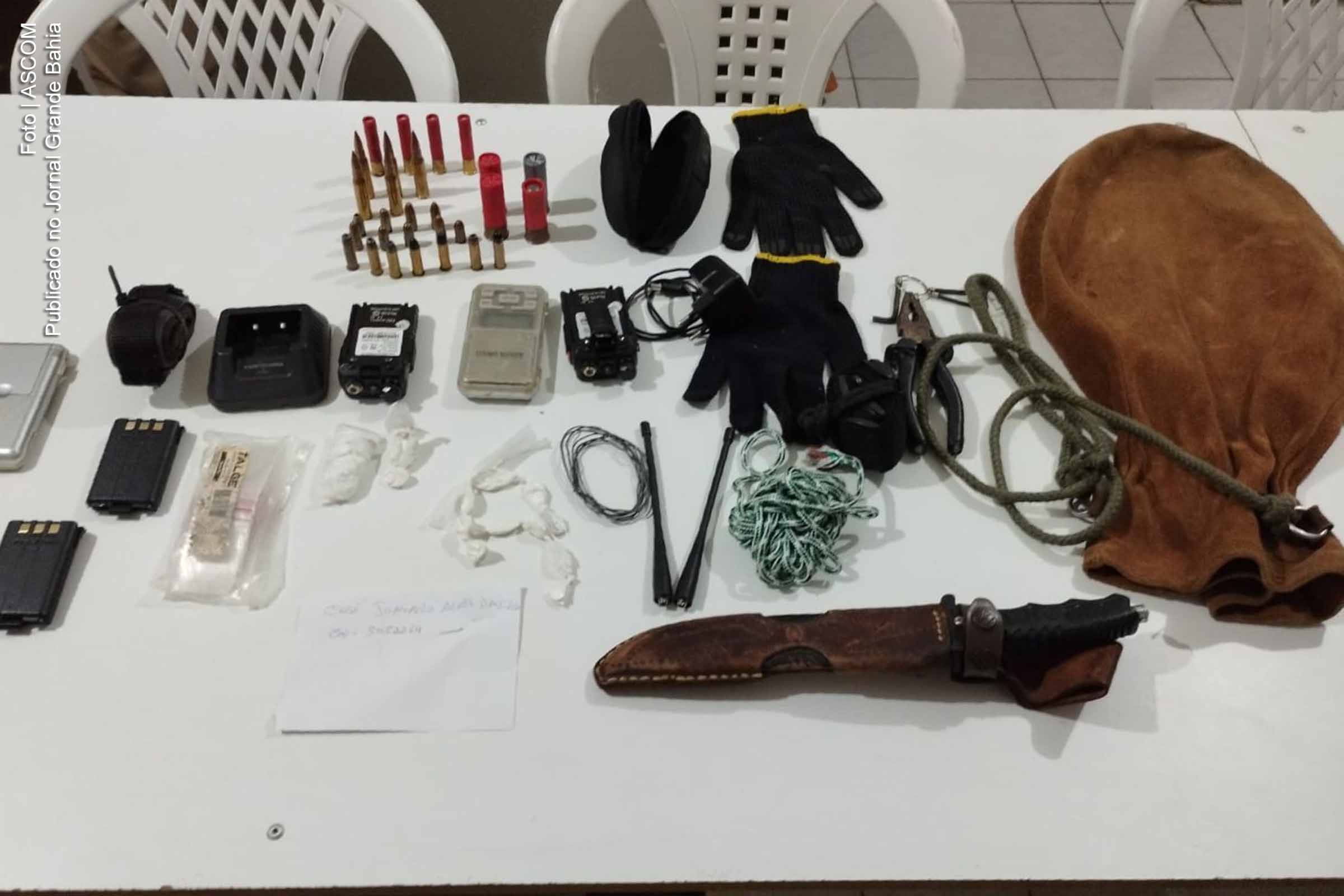 Autoridades realizaram Operação Sertões para cumprir mandados de busca e apreensão contra policiais militares investigados por homicídios em Euclides da Cunha.