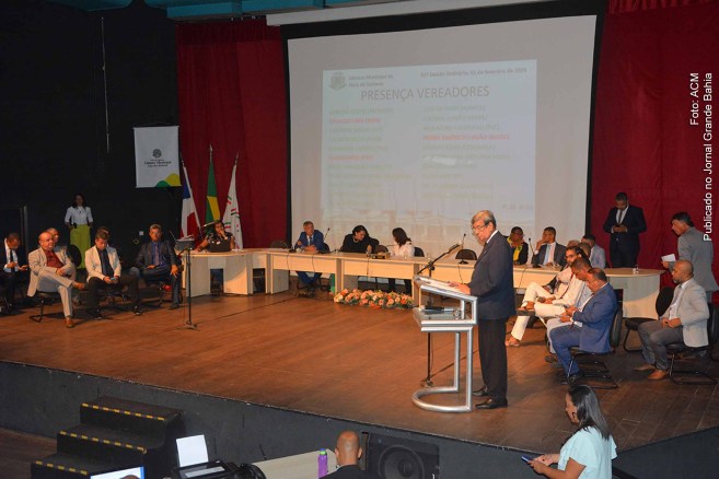 Durante discurso na abertura dos trabalhos legislativos de 2024, prefeito Colbert Martins Filho destaca investimentos em saúde, educação, iluminação pública e obras em Feira de Santana.