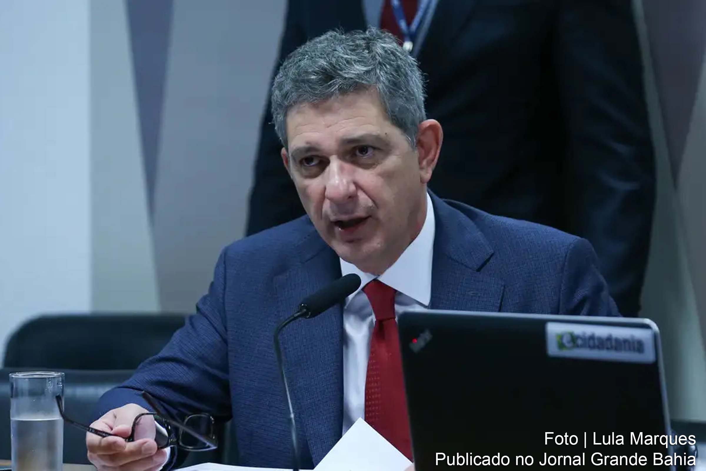 Senador Rogério Carvalho expõe diretrizes da comissão parlamentar que apura impactos da atividade da Braskem em Maceió.