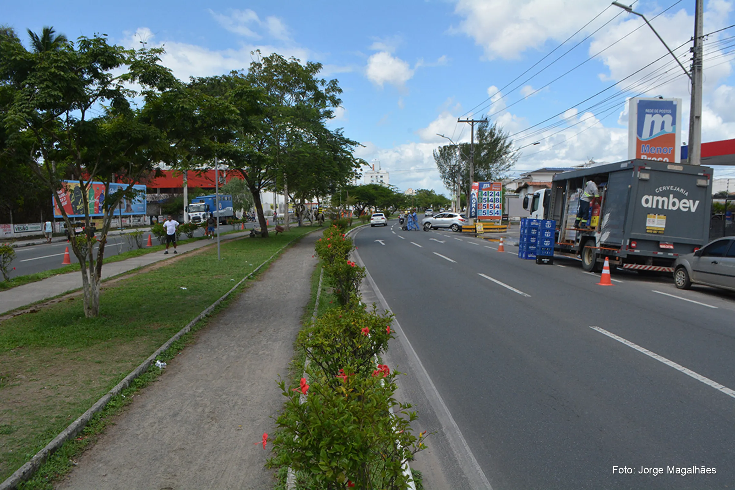Decisão judicial concede prazo para retirada de comerciantes visando continuidade das obras de mobilidade urbana.