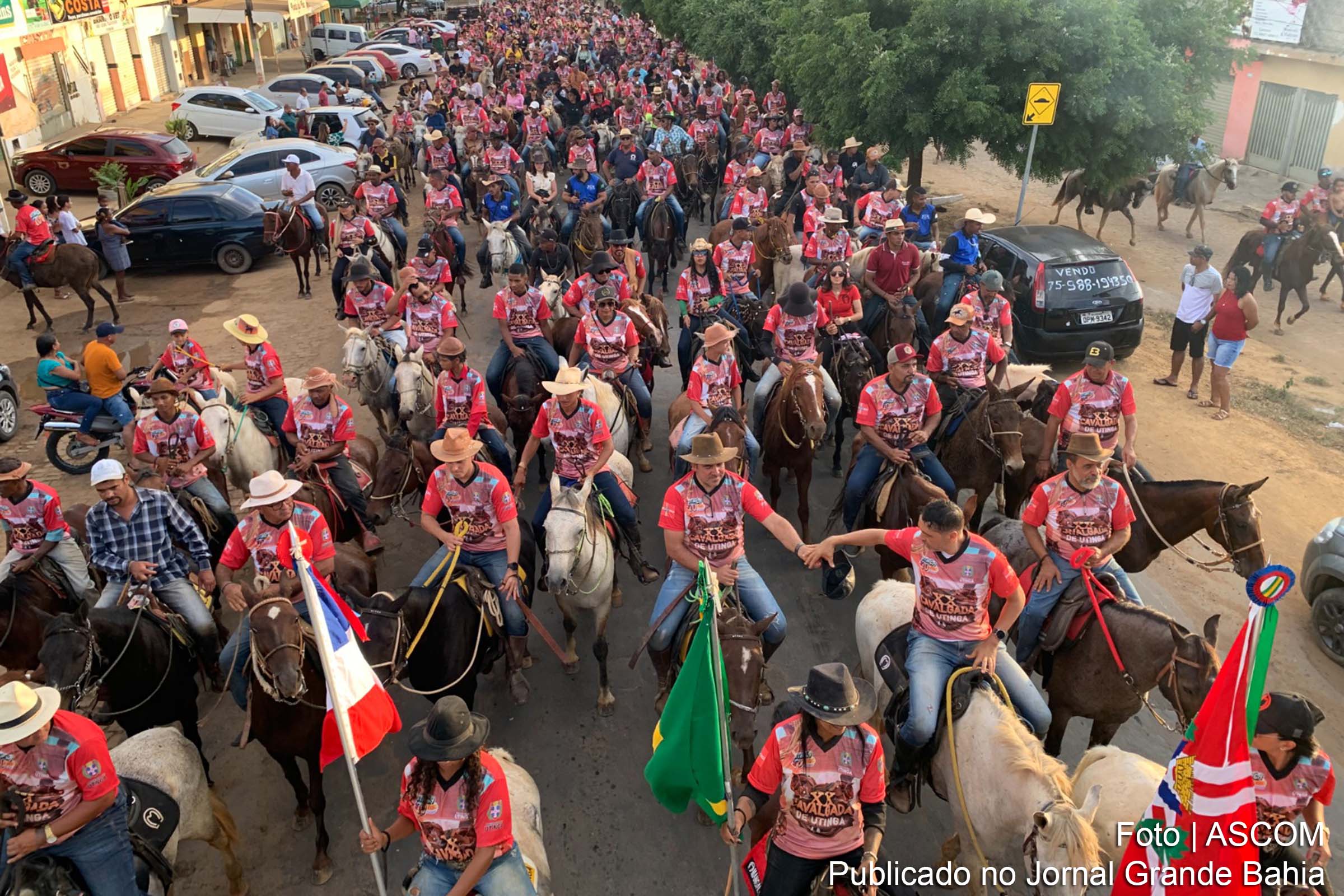 A tradicional cavalgada marca o 71º aniversário de Utinga, reunindo cultura e música sob o cenário deslumbrante da Chapada Diamantina.