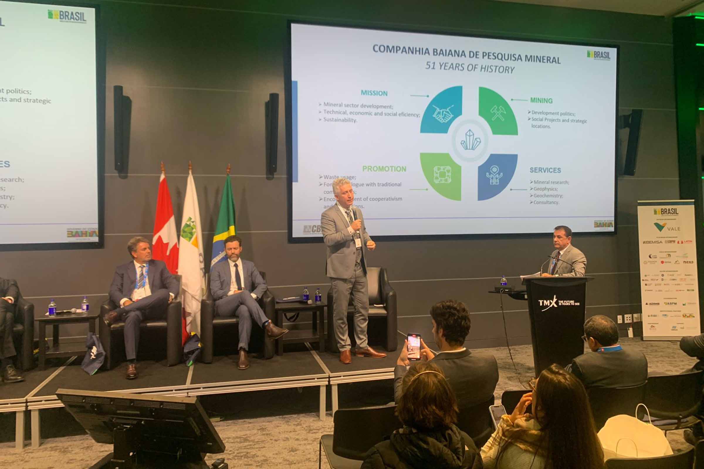 Presidente da CBPM, Henrique Carballal, apresenta o potencial mineral e os projetos de desenvolvimento econômico e social da Bahia na PDAC, maior evento mundial de mineração.
