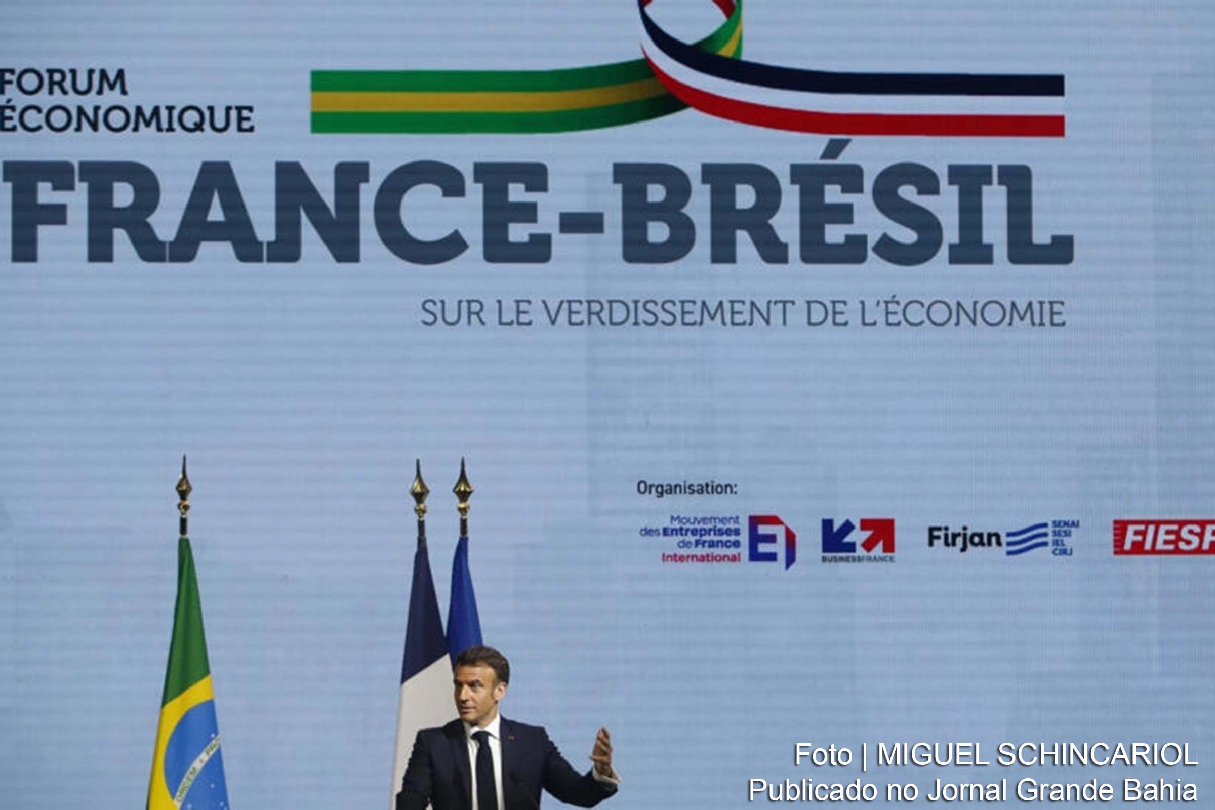 Presidente francês Emmanuel Macron expressa preocupações sobre o acordo entre o Mercosul e a União Europeia durante o 8º Fórum Econômico Brasil-França em São Paulo.