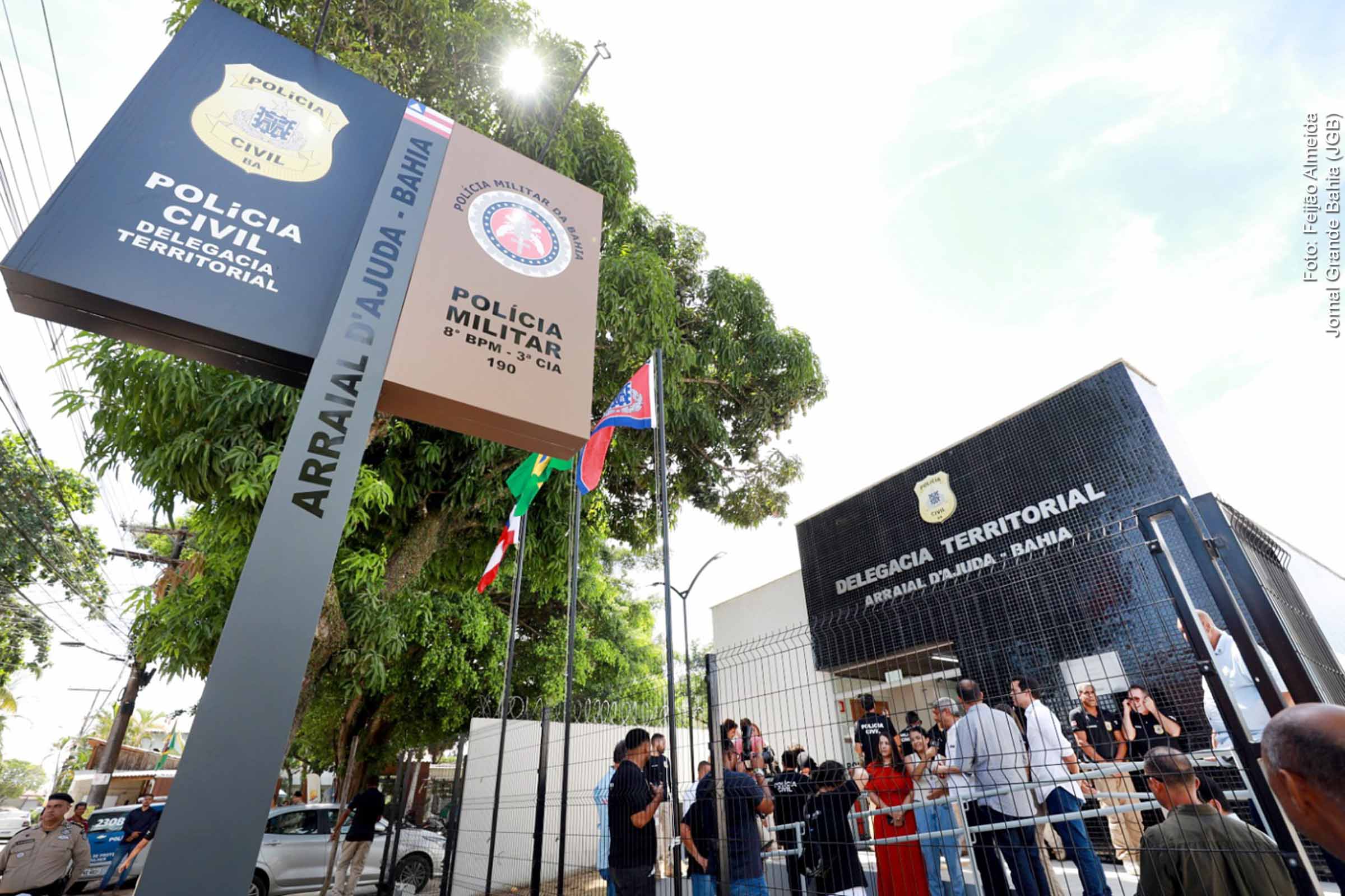 Governador Jerônimo Rodrigues entrega unidades de segurança e anuncia investimentos em saúde e infraestrutura para Porto Seguro.