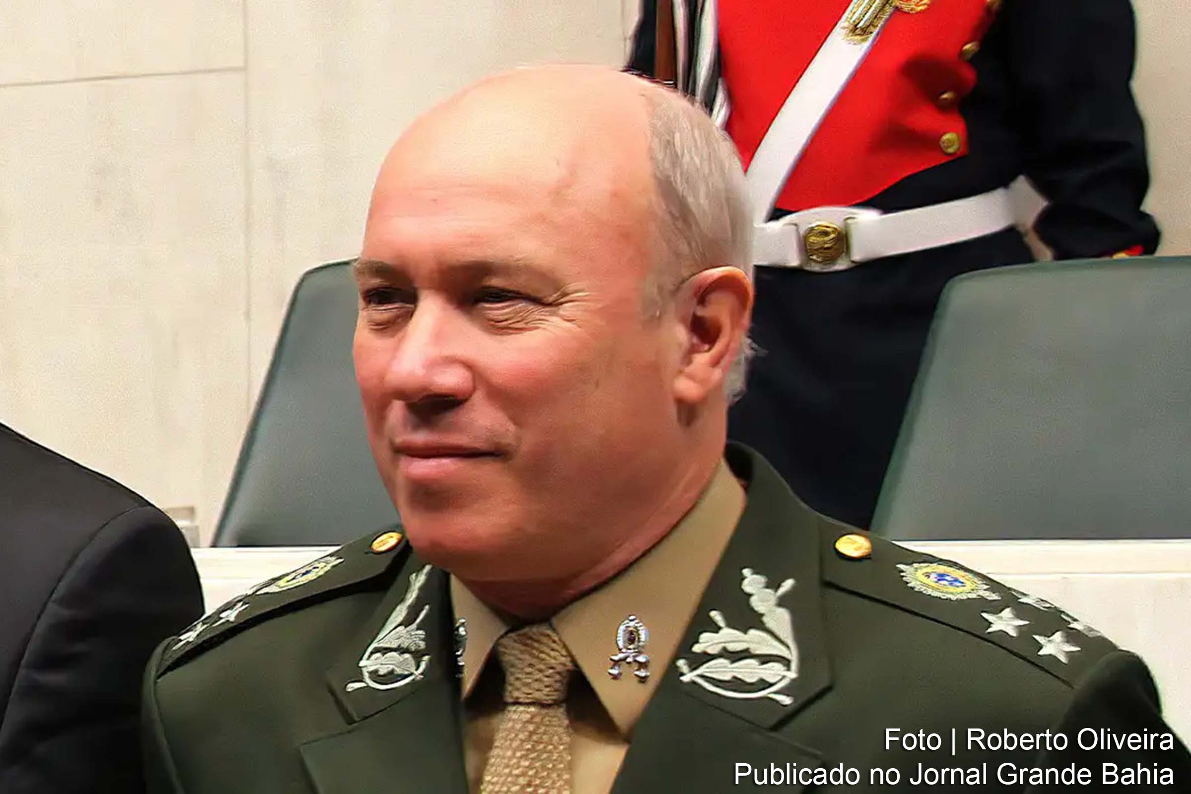 General Mauro Lourena Cid, pai do tenente-coronel Mauro Cid, depõe à Polícia Federal em Brasília sobre inquérito que investiga venda de joias sauditas durante o mandato do ex-presidente Jair Bolsonaro.