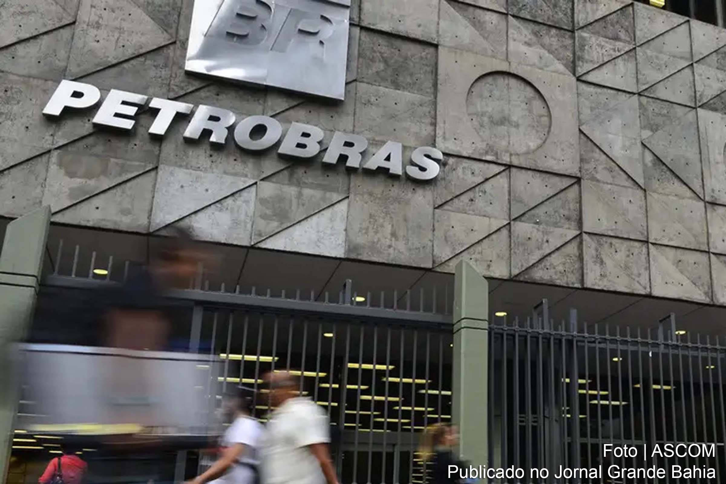 Ministro de Minas e Energia, Alexandre Silveira, sugere que a decisão do Conselho de Administração da Petrobras em reter dividendos extraordinários poderá ser revista em uma data futura.