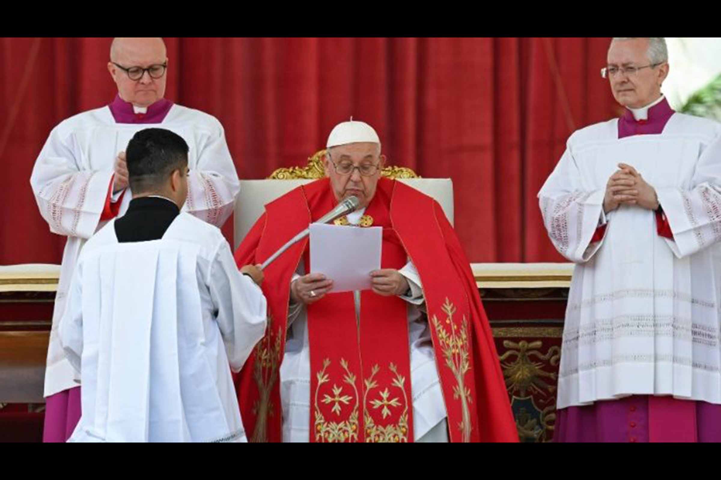 Pontífice pede investigação sobre corrupção e lavagem de dinheiro em meio à onda de crimes na cidade argentina.