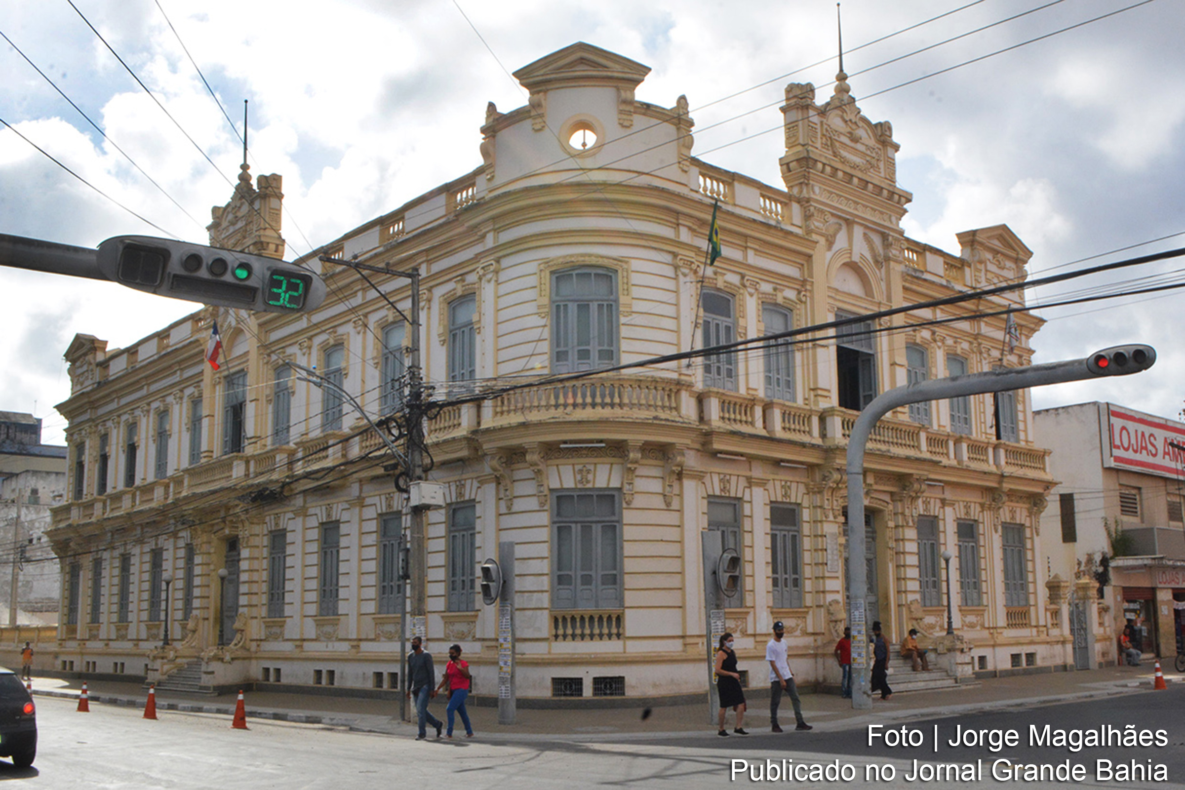 Prefeitura de Feira de Santana aplica multa imediata à empresa Confiança por irregularidades contratuais