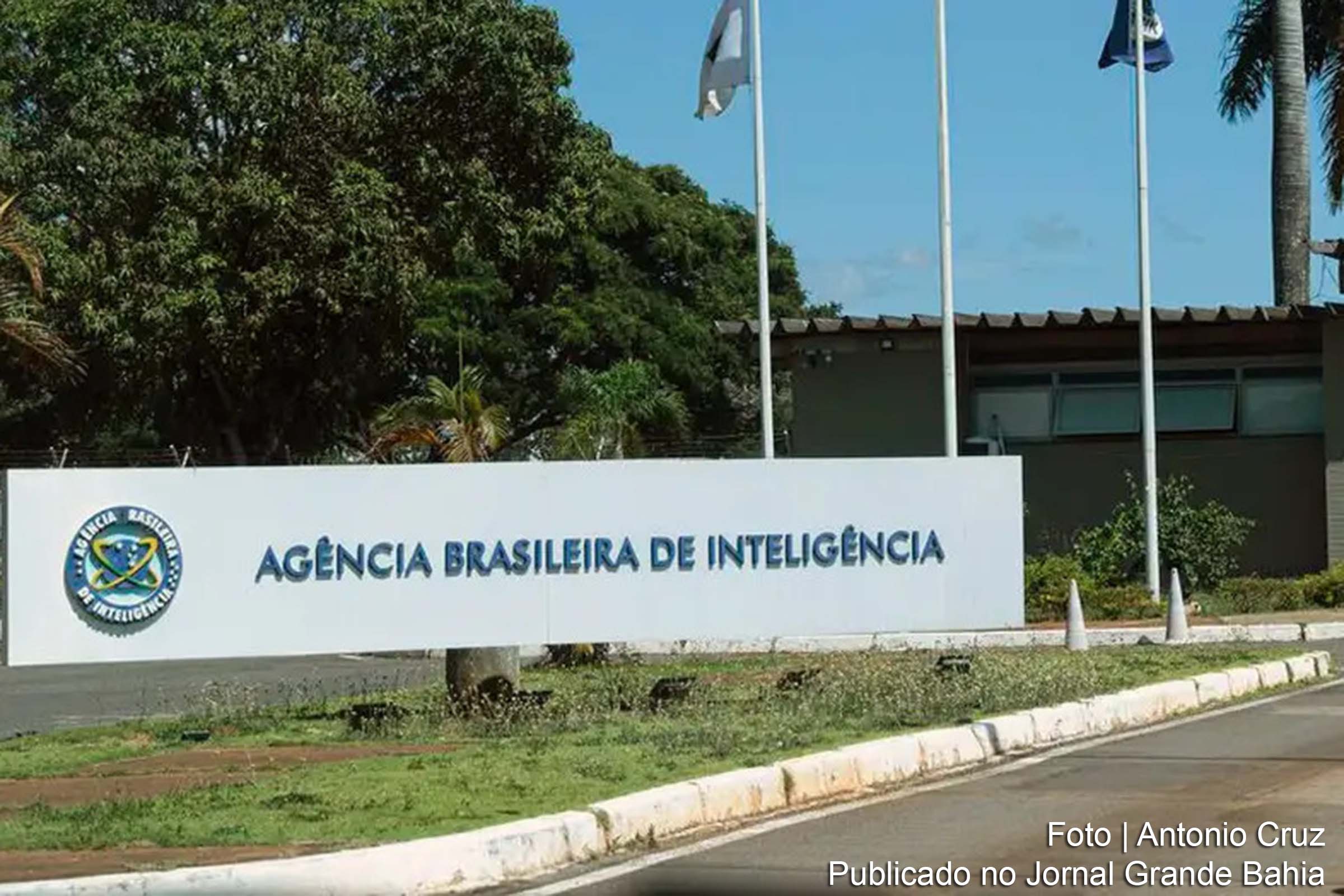 Atuação de espiões como diplomatas é comum em várias partes do mundo, segundo informações.