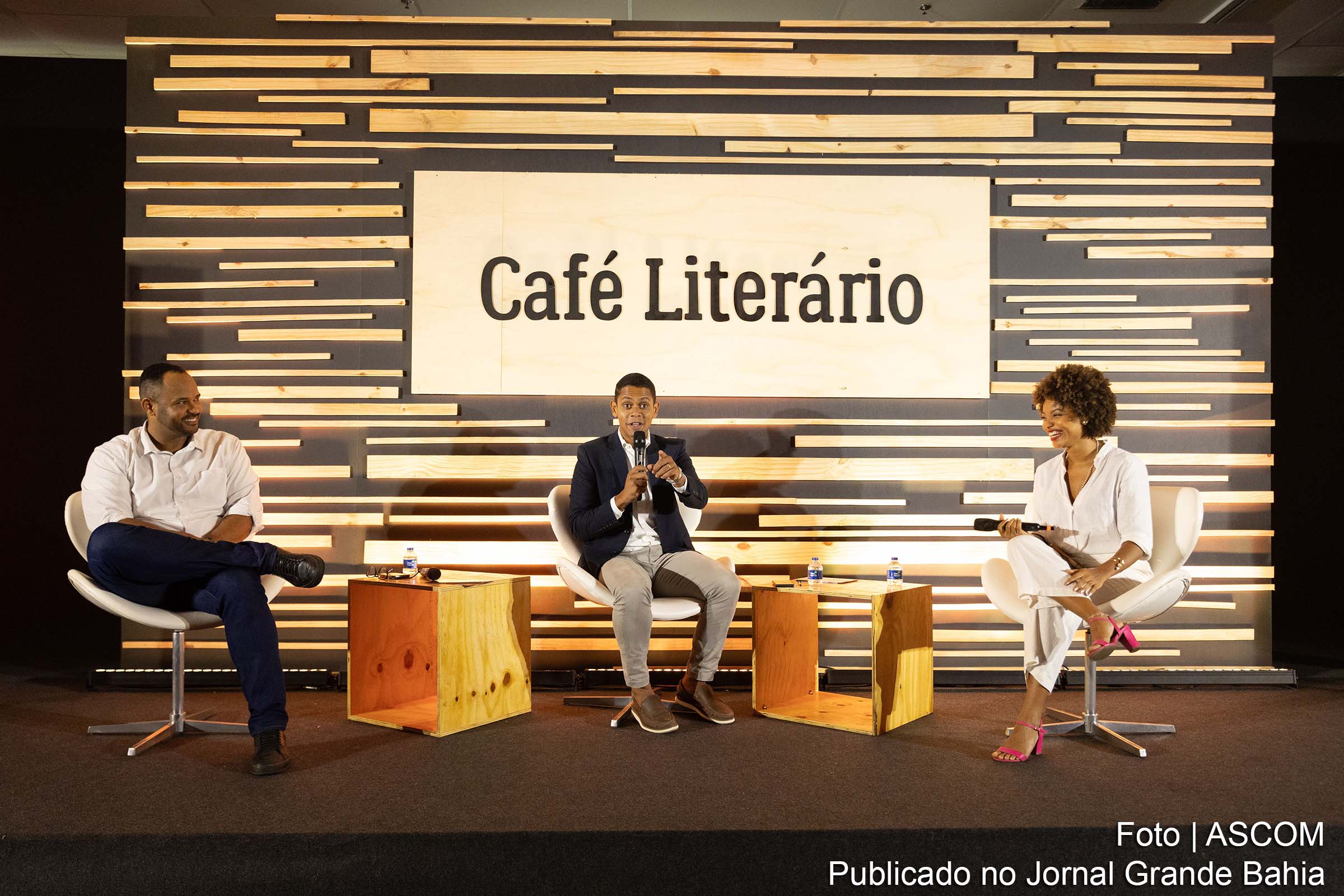 Autores, influenciadores e jornalistas discutem sobre leitura, representatividade negra na televisão e influência das cosmologias afro na arte.