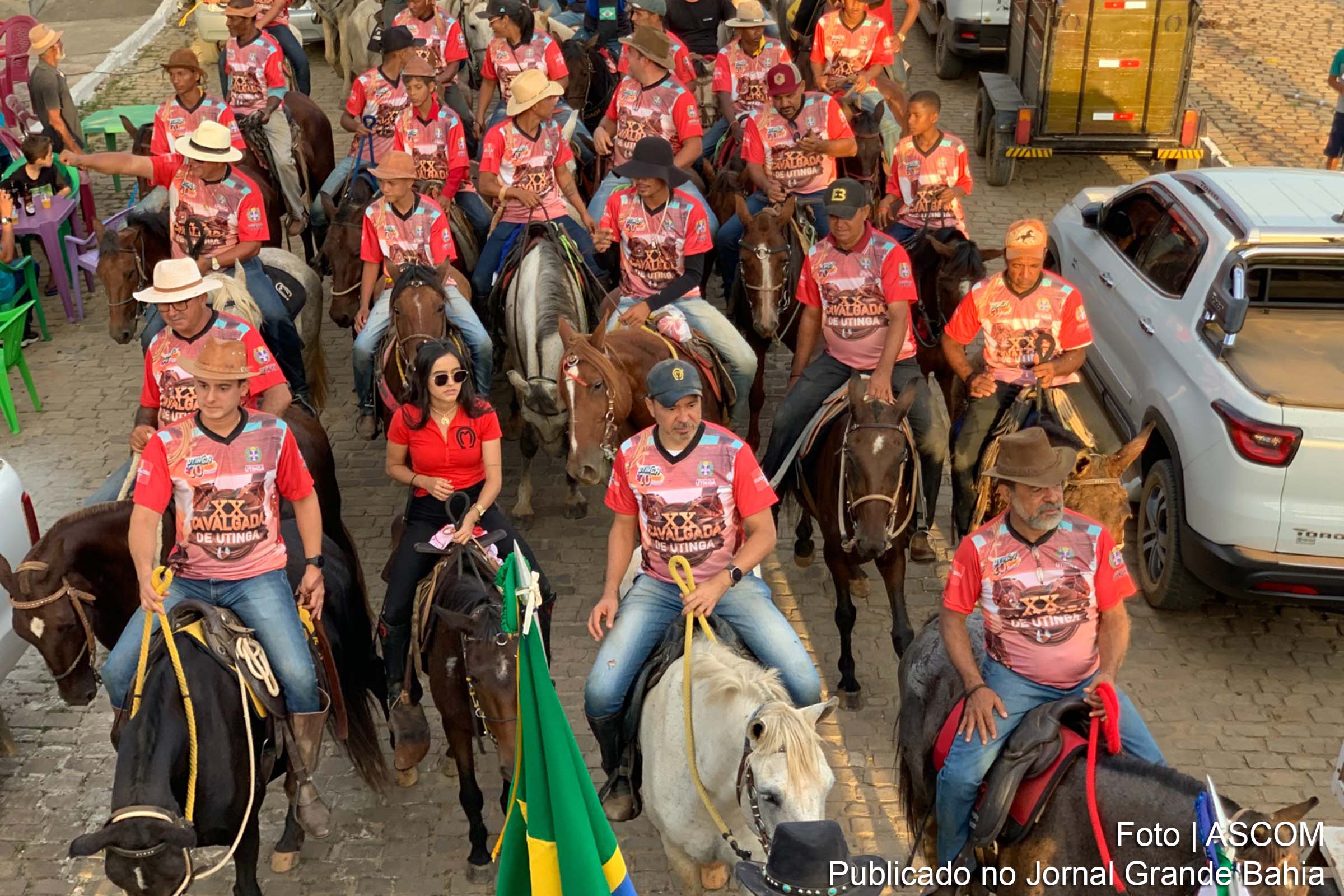 Cavalgada é tradição centenária em Utinga e conta com apresentações de Jau e Filhos de Jorge.