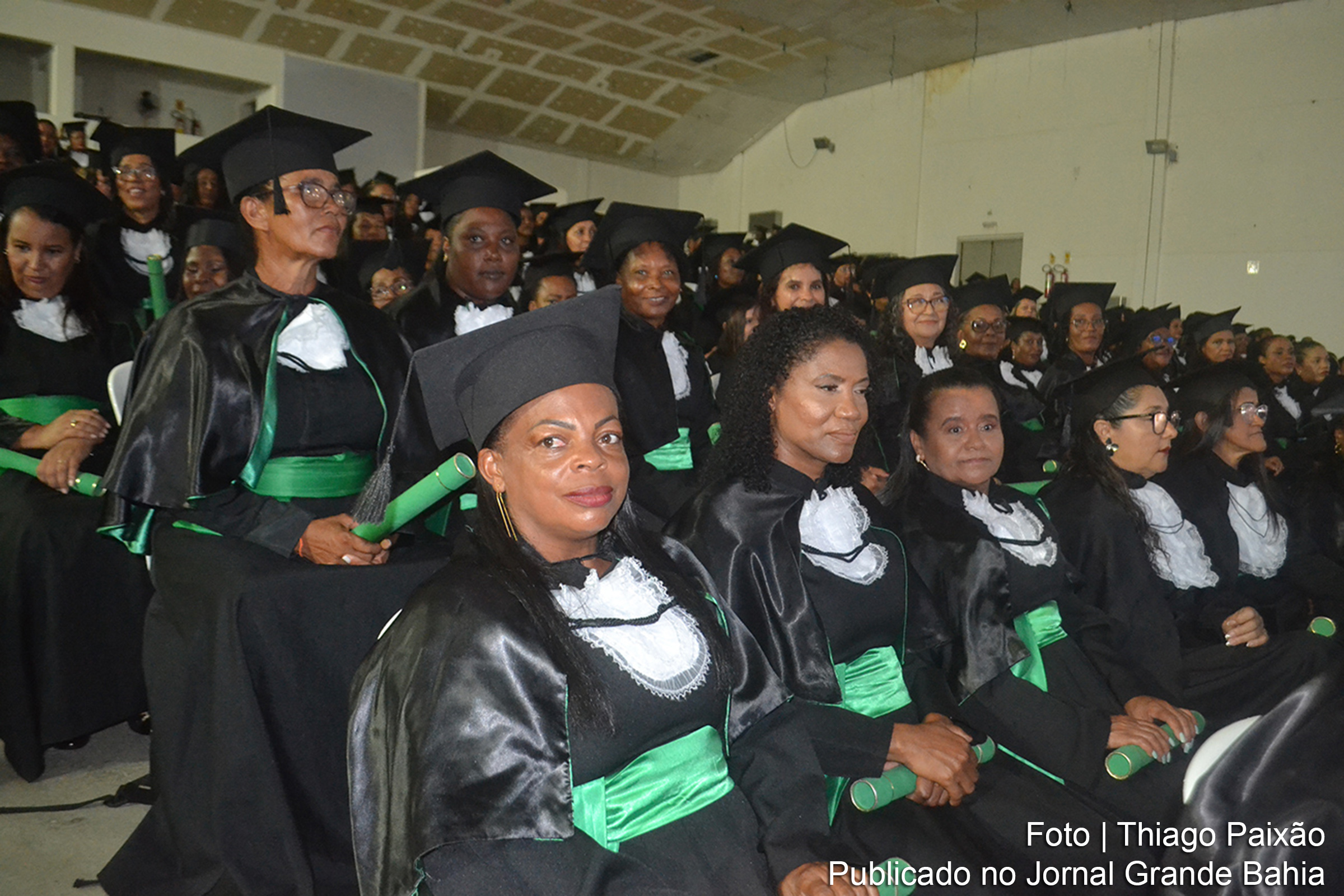 Emoção e reconhecimento marcaram a formatura dos técnicos de Agentes Comunitários de Saúde (ACS) e Agentes de Combate às Endemias (ACE) em Feira de Santana.