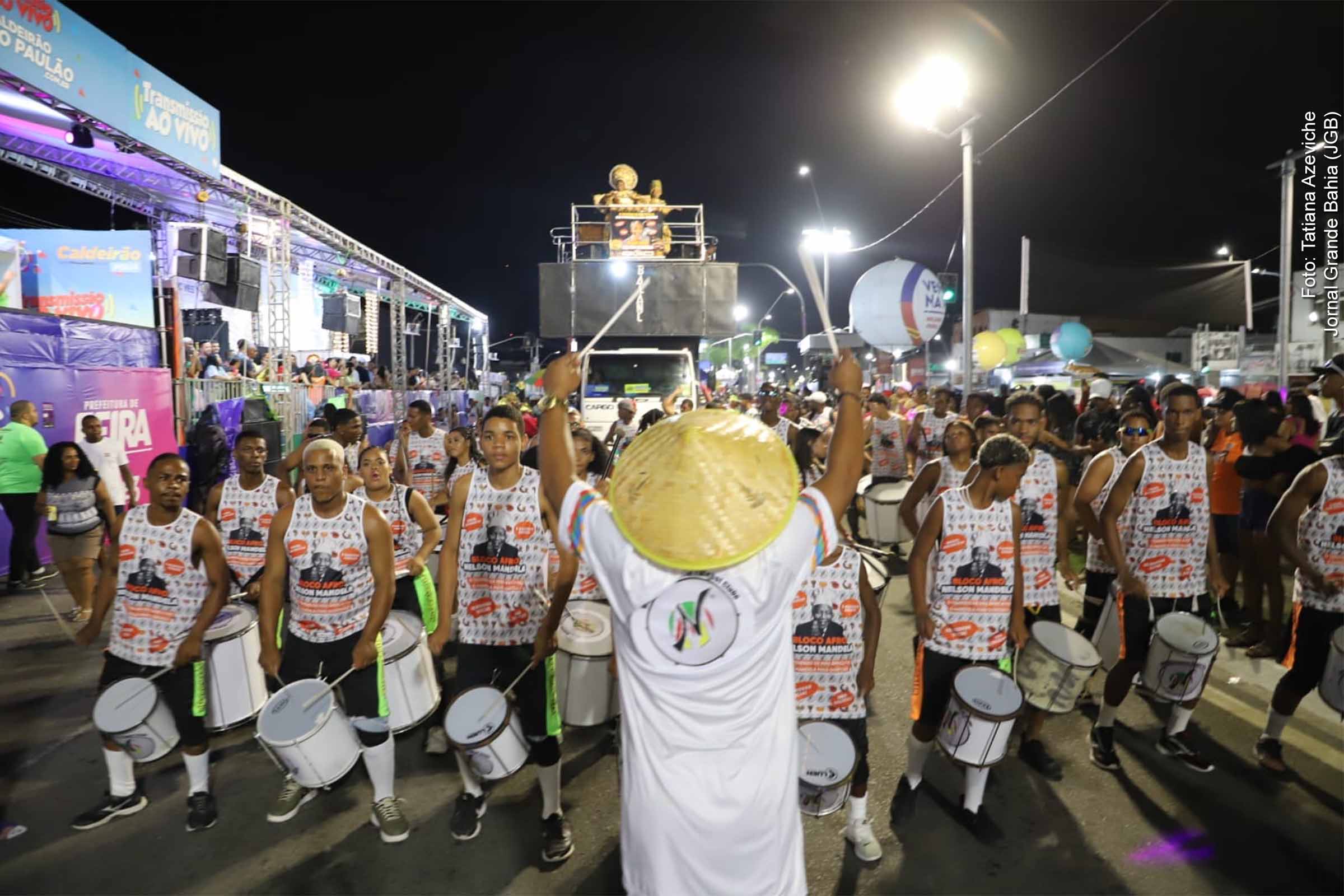 A Micareta de Feira de Santana, considerada o primeiro e maior Carnaval fora de época do Brasil, atrai milhares de turistas para a região dos Caminhos do Sertão.