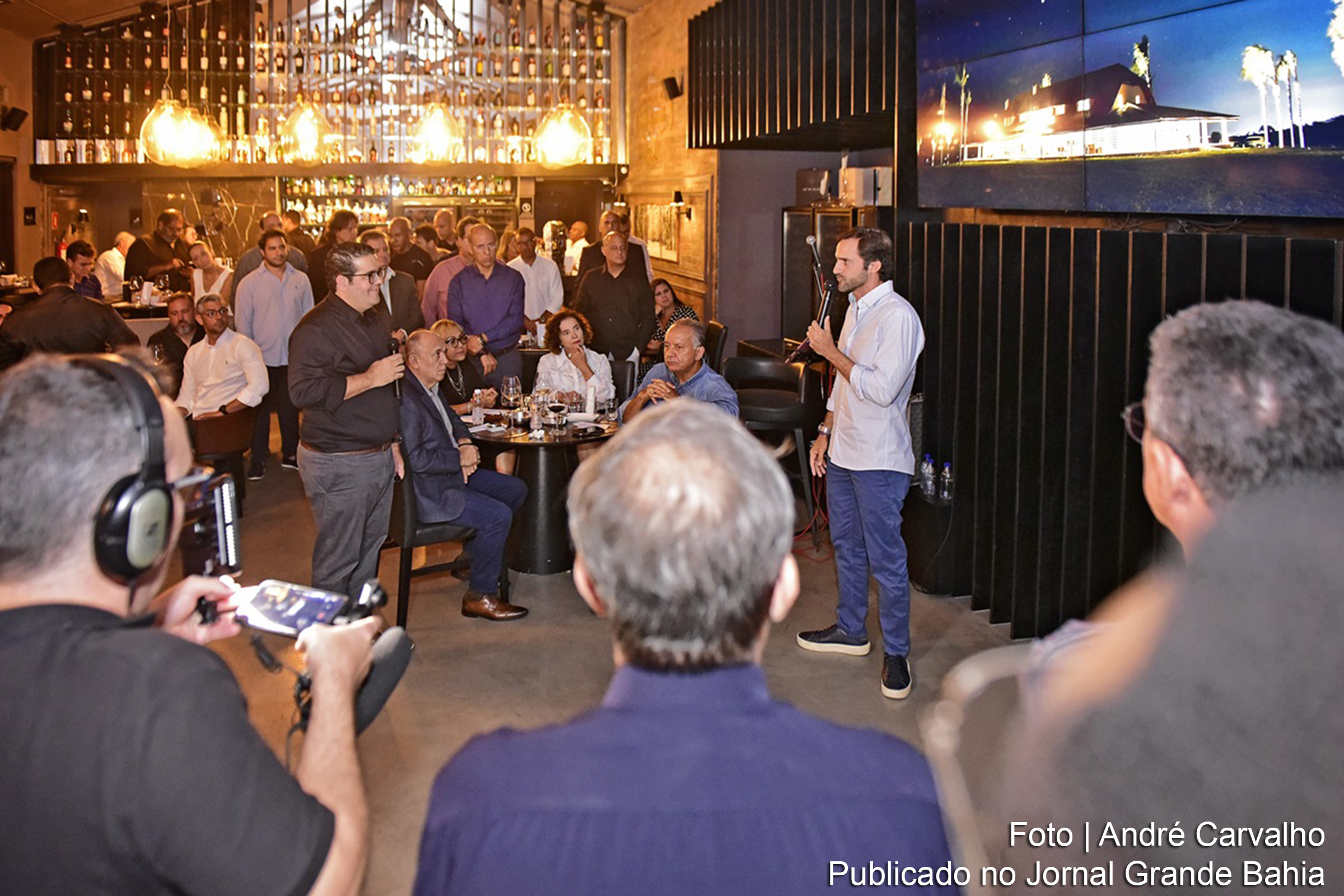 Evento exclusivo reúne empresários e profissionais para degustação dos vinhos Arboleda, conduzida pelo renomado enólogo Francisco Torres, CEO da vinícola.