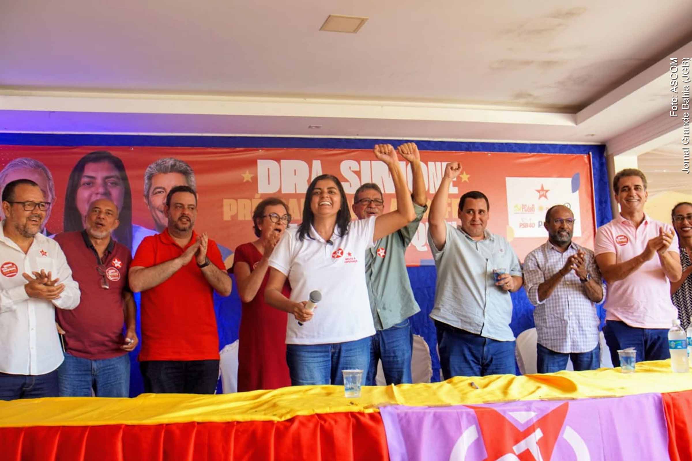Dra. Simone agradece o apoio da população durante lançamento de sua pré-candidatura em Xique-Xique.