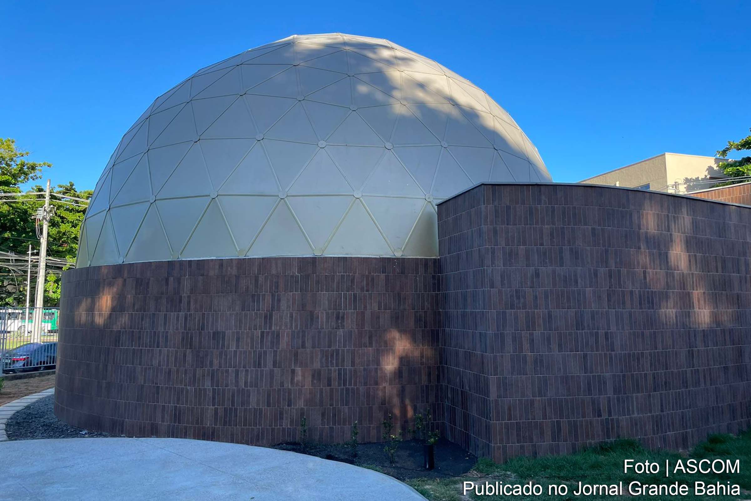 O Planetário da UFBA, localizado no Campus Universitário de Ondina, abre suas portas para o público em geral durante sessões-testes gratuitas.