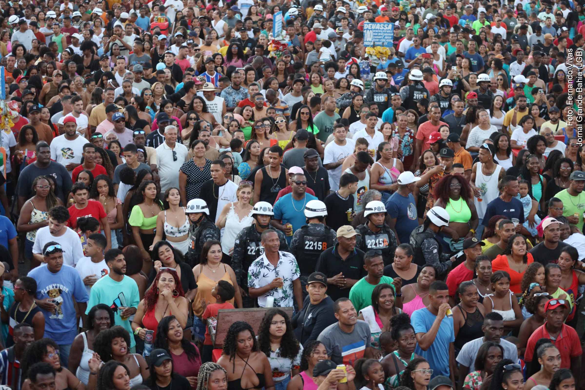 Realizada nos distritos de Humildes e São José, em Feira de Santana, evento inédito contou com a presença de grandes atrações musicais e forte aparato policial.