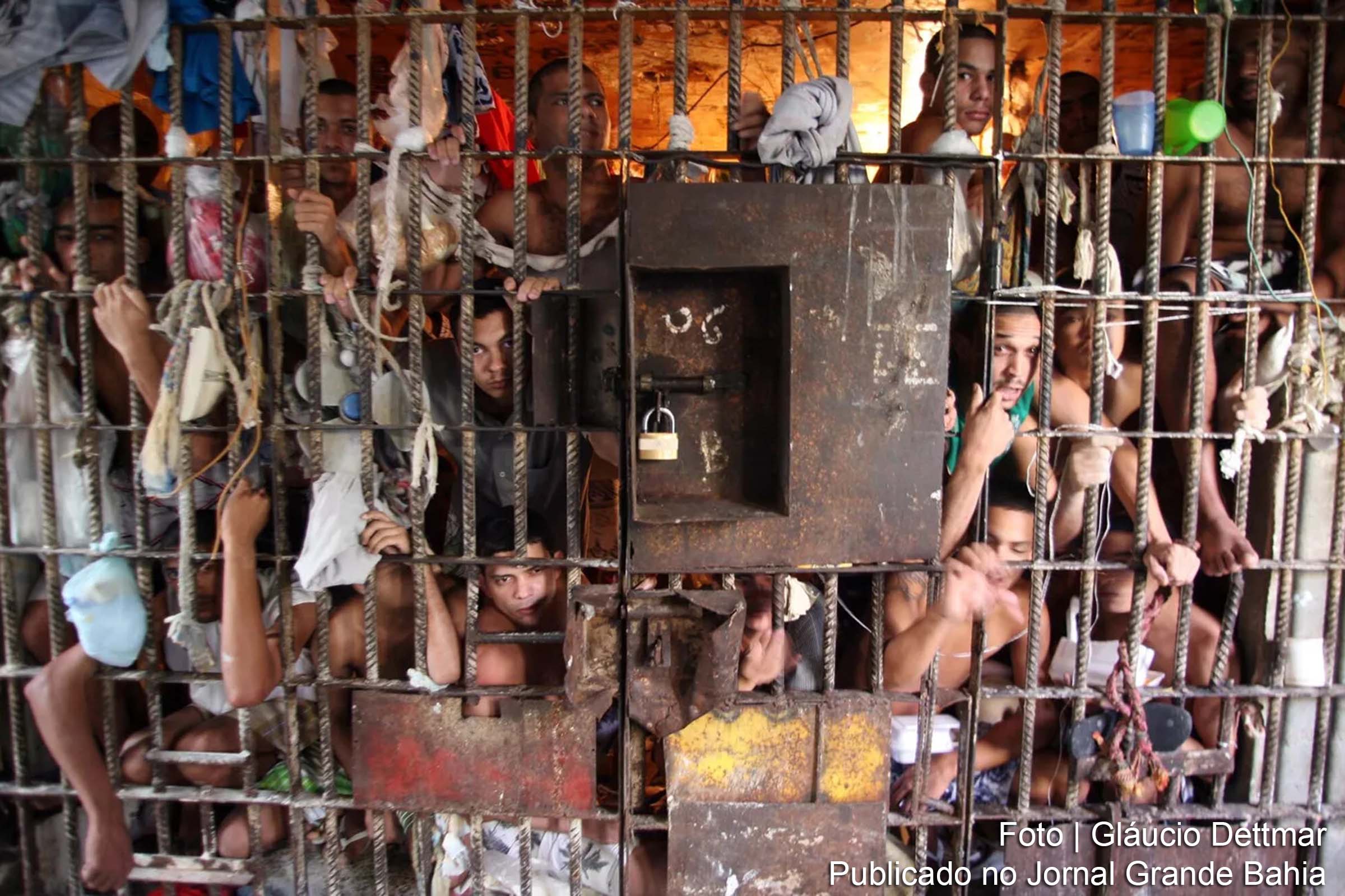 A privatização de presídios ganha força no Brasil com incentivo do governo.