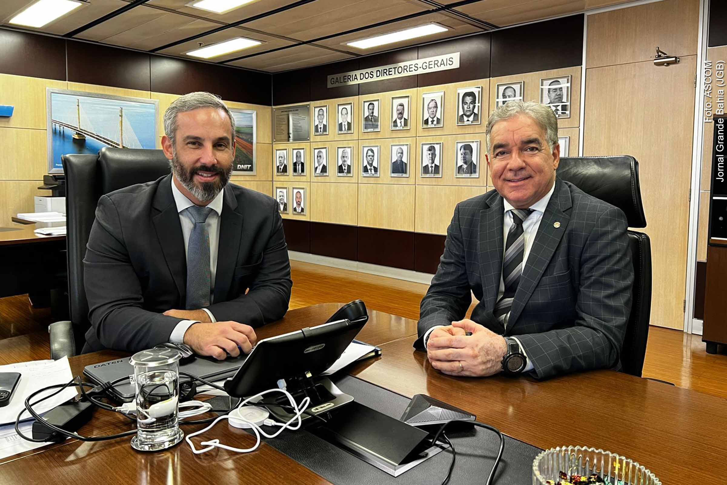 Reunião entre o diretor-geral do DNIT, Fabrício Galvão, e o deputado federal Zé Neto aborda previsão para licitação da duplicação do Anel de Contorno em Feira de Santana.