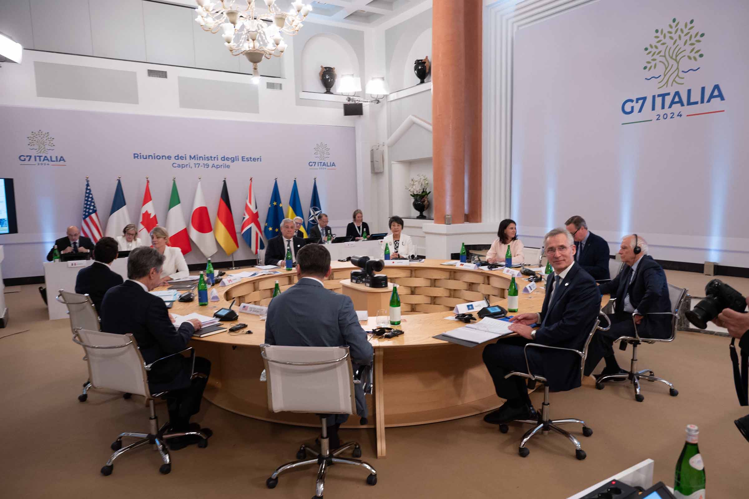 Secretário-geral da OTAN, Jens Stoltenberg, na reunião do G7 na ilha italiana de Capri.