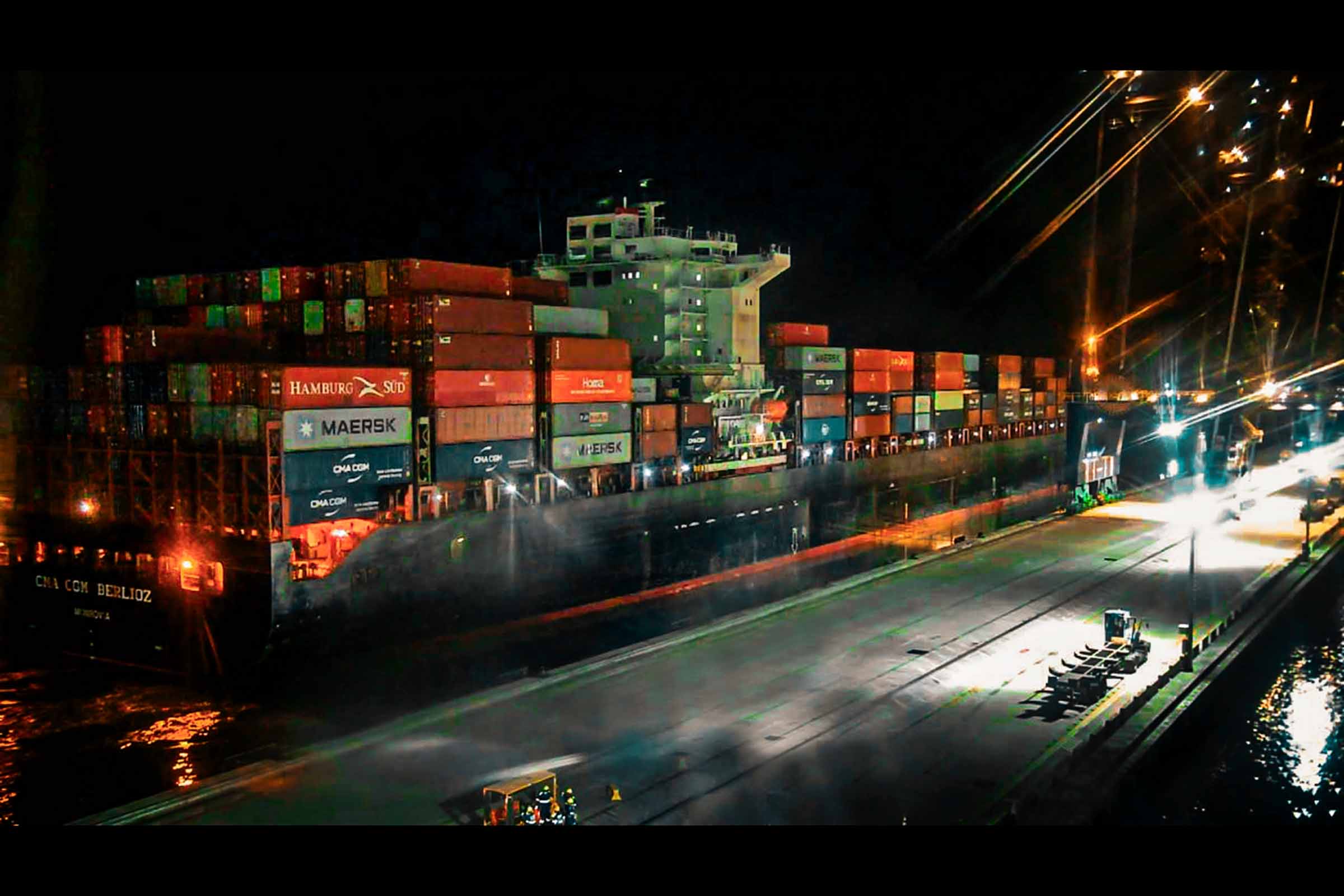 Terminal de Contêineres do porto de Salvador.