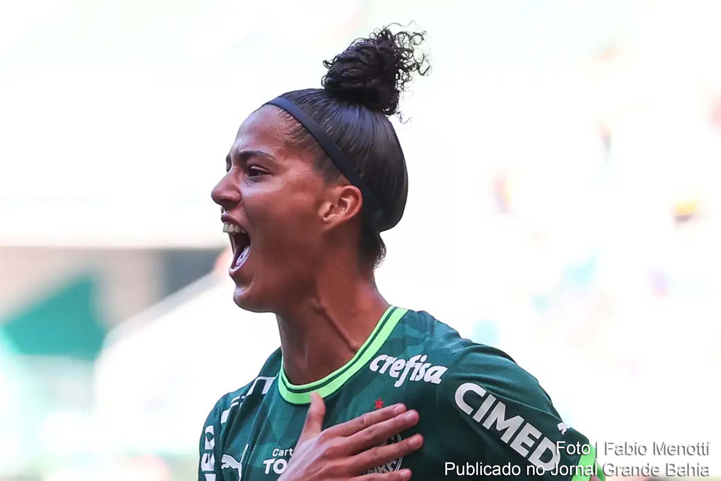 A atacante Amanda Gutierres brilhou ao marcar dois gols na vitória do Palmeiras sobre o Real Brasília.