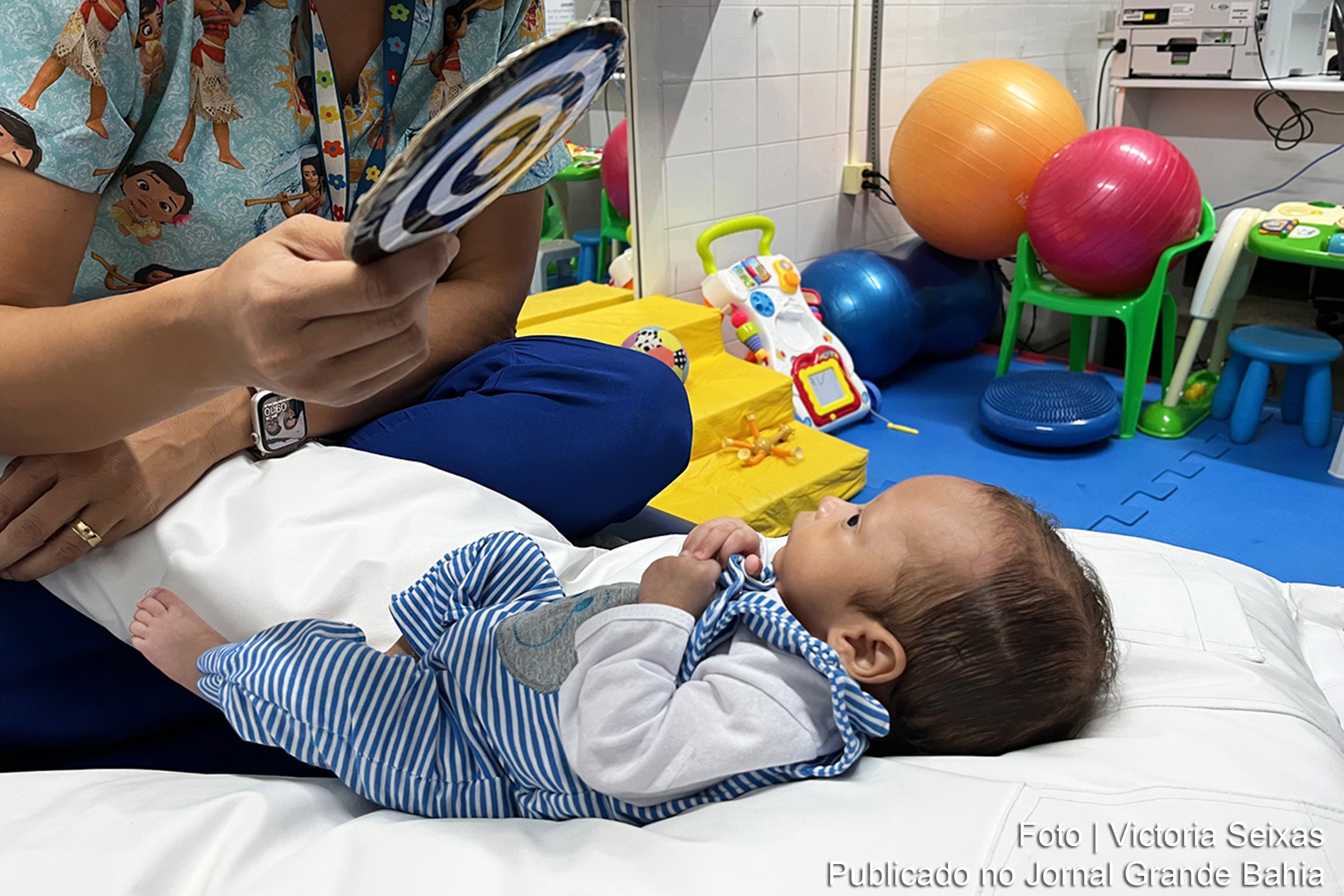 Hospital da Mulher de Feira de Santana oferece acompanhamento fisioterapêutico para bebês prematuros