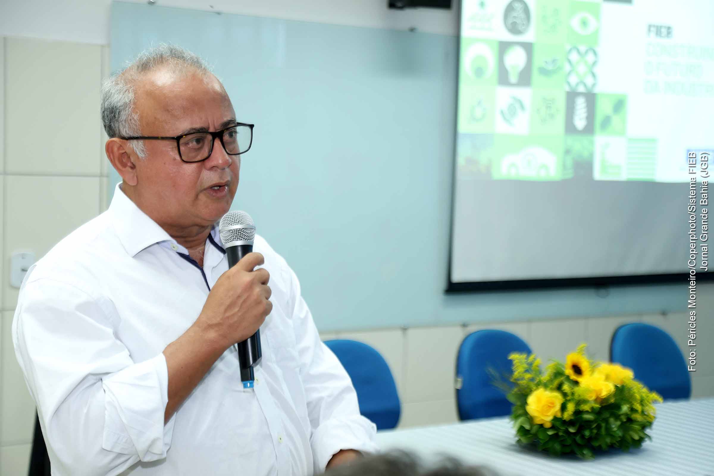 Carlos Henrique Passos, presidente da FIEB, estará em Feira de Santana para encontro com empresários locais visando fortalecer o setor industrial.